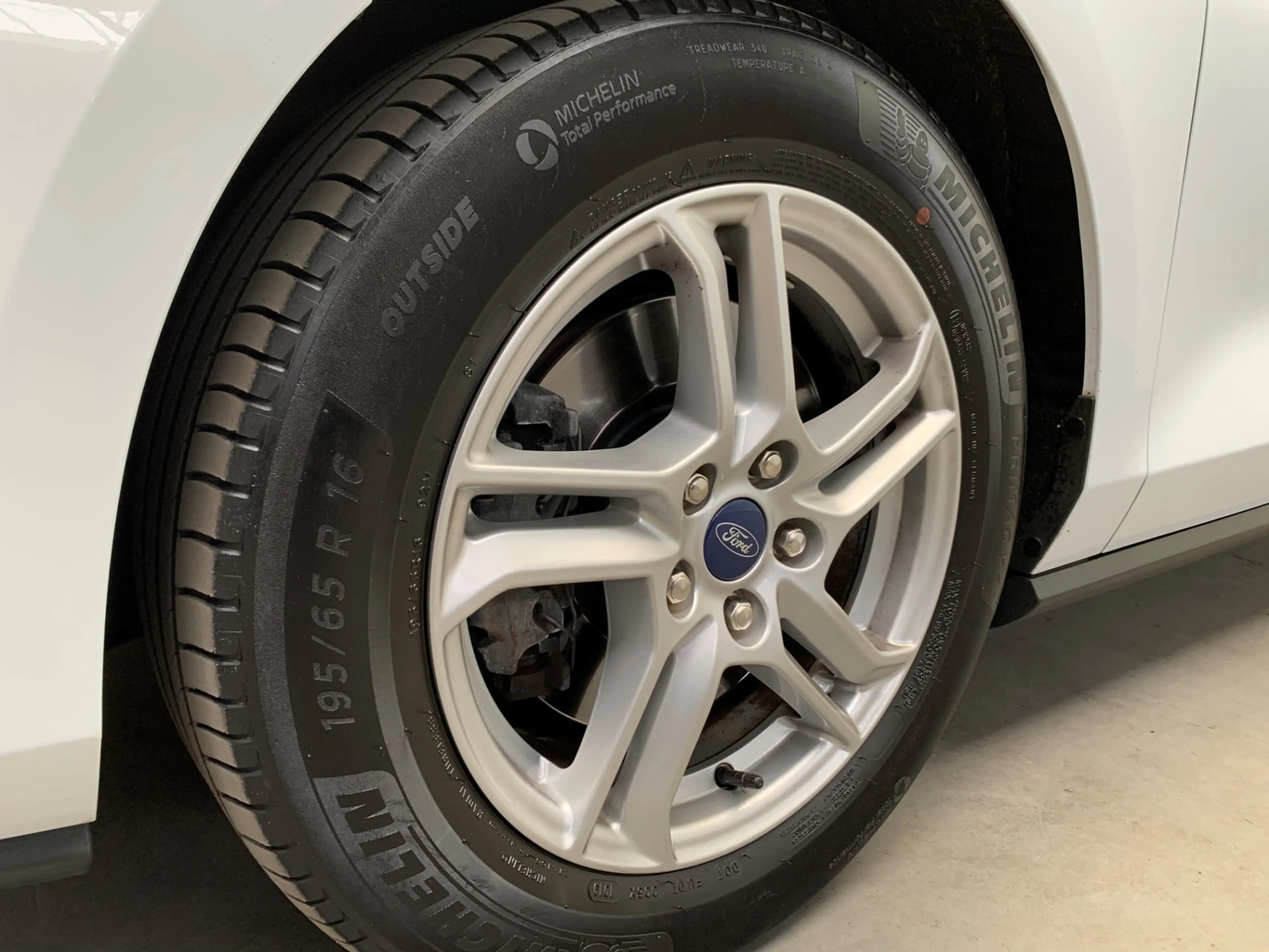 Ford Focus Wagon 1.0 EcoBoost Trend Edition Business NAVIGATI — photo 21