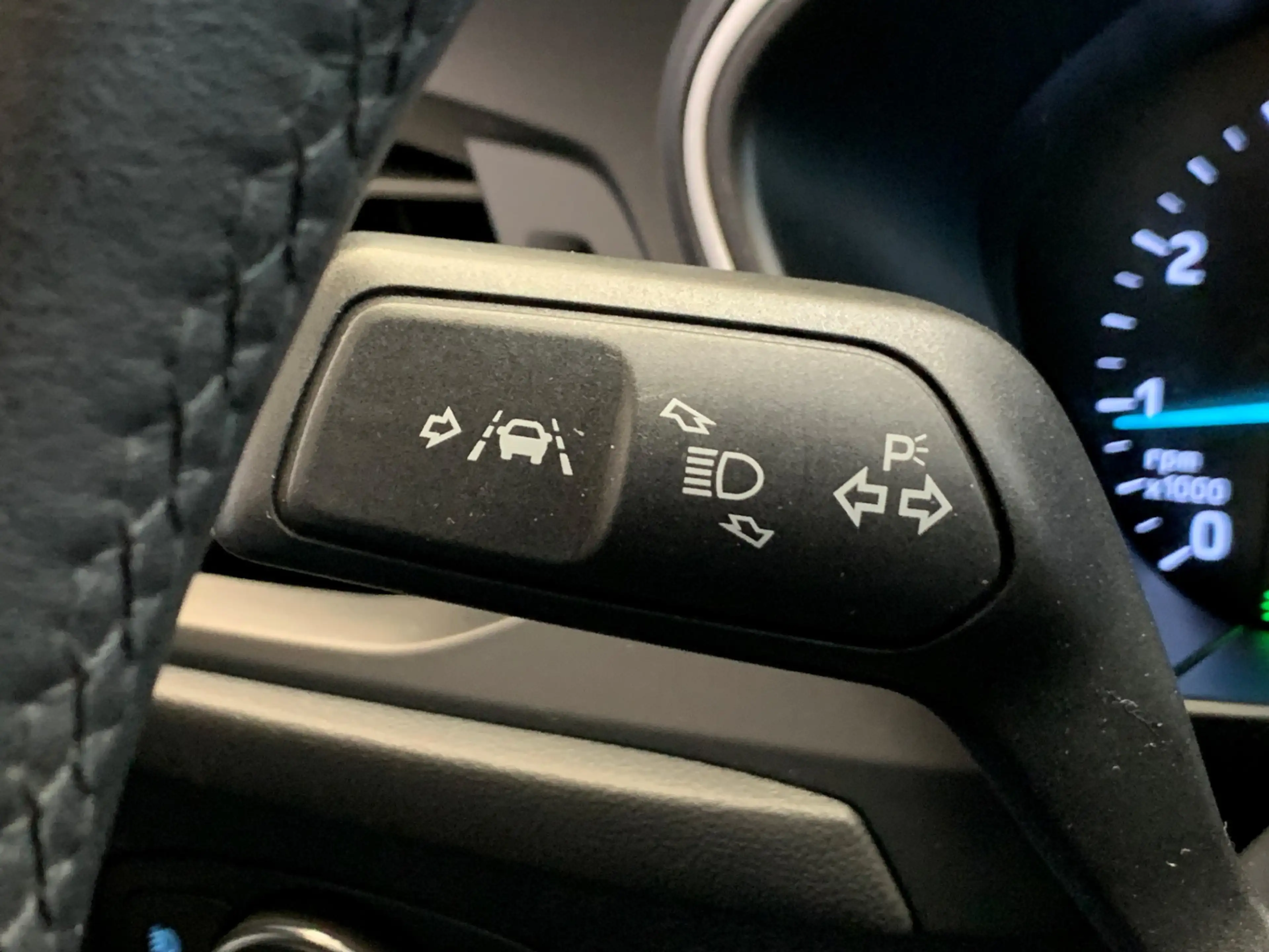 Ford Focus Wagon 1.0 EcoBoost Trend Edition Business NAVIGATI — photo 32