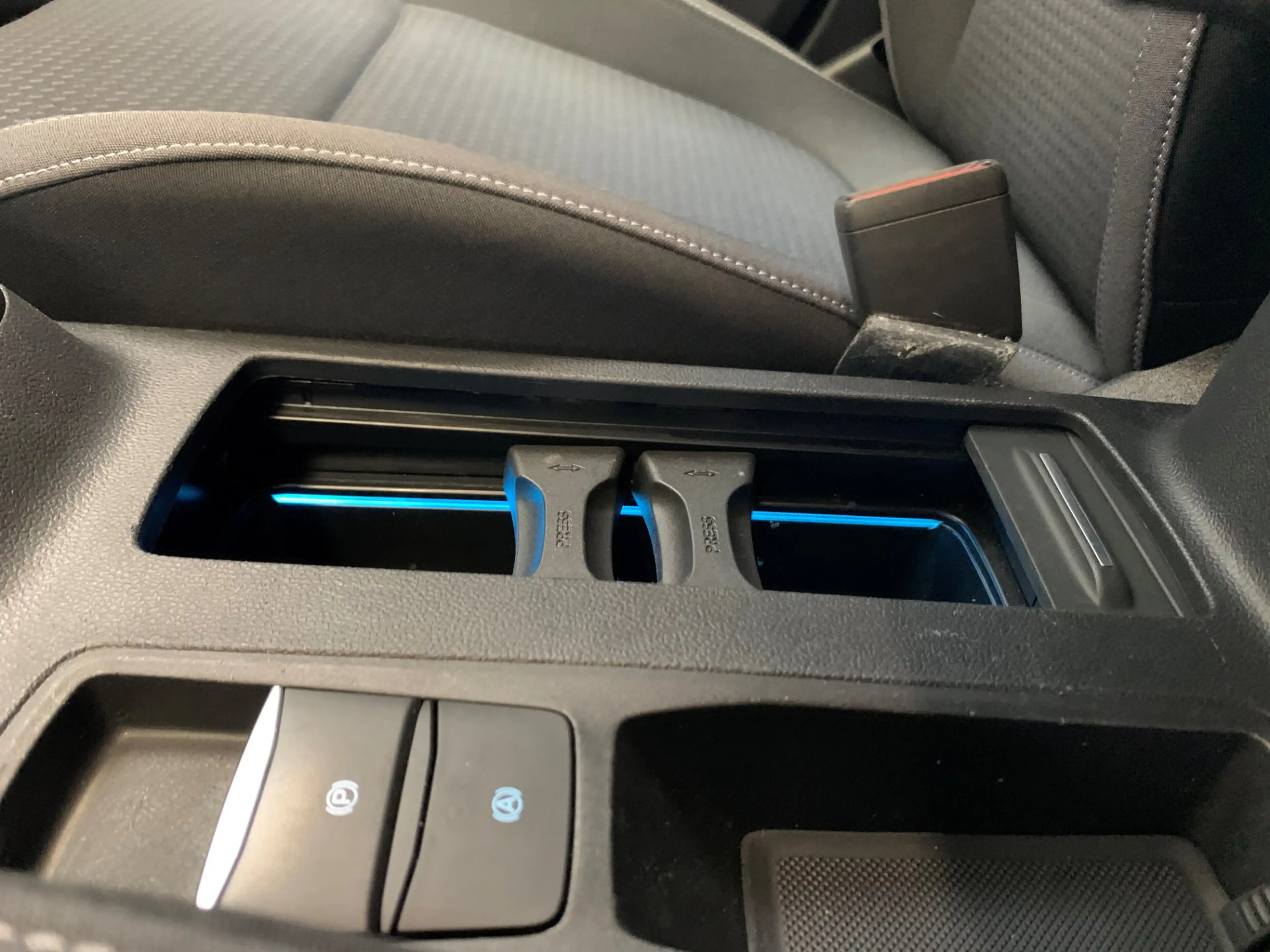 Ford Focus Wagon 1.0 EcoBoost Trend Edition Business NAVIGATI — photo 37
