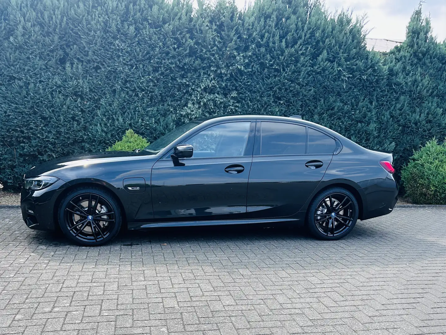 BMW 330 bmw 330e-M-Pakket-Headup-Laser Negro - 1