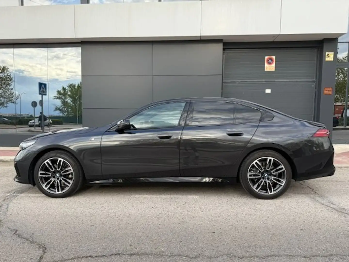 BMW 520 520dA xDrive M Sport M Sport Gris - 1