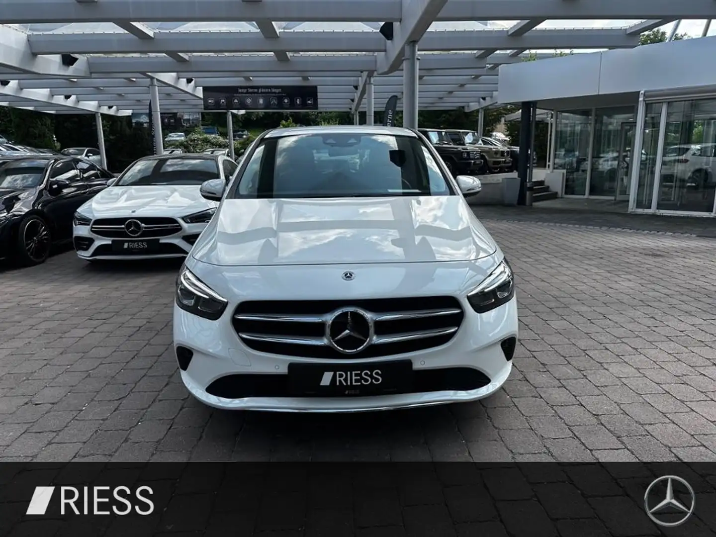 Mercedes-Benz B 250 e Progressive Navi LED AHK Distronic MBUX Kamera Weiß - 2
