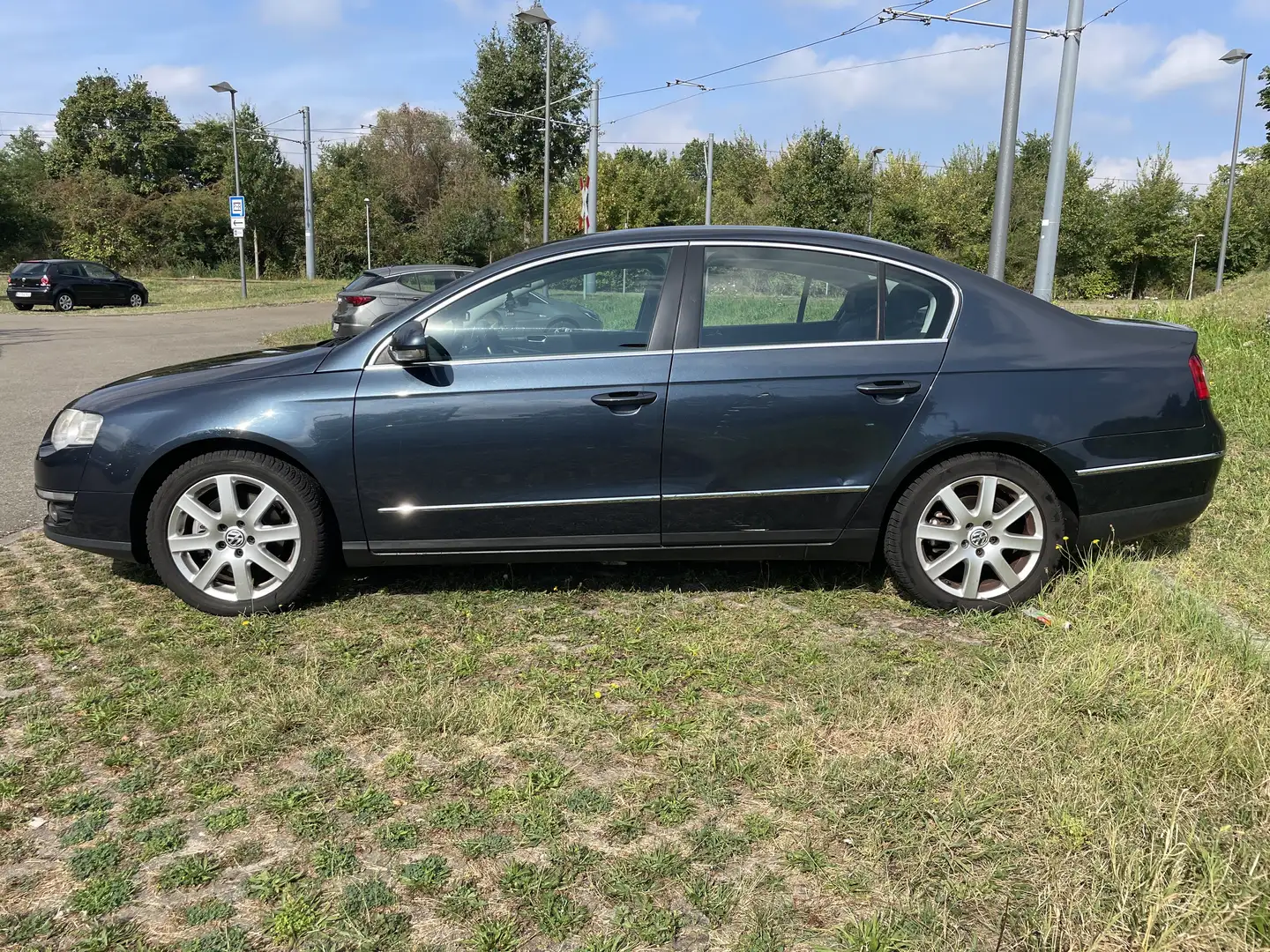 Volkswagen Passat Highline Blau - 2
