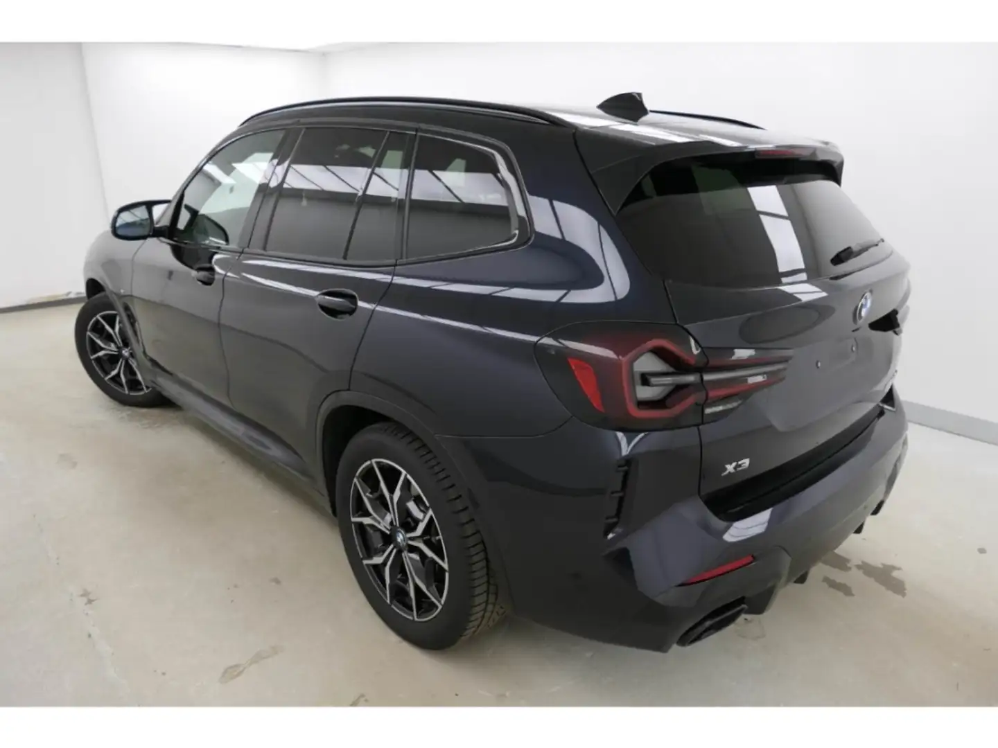 BMW X3 d AHK Pano StandHzg HUD H/K DAProf PA+ LCProf Memo Schwarz - 2