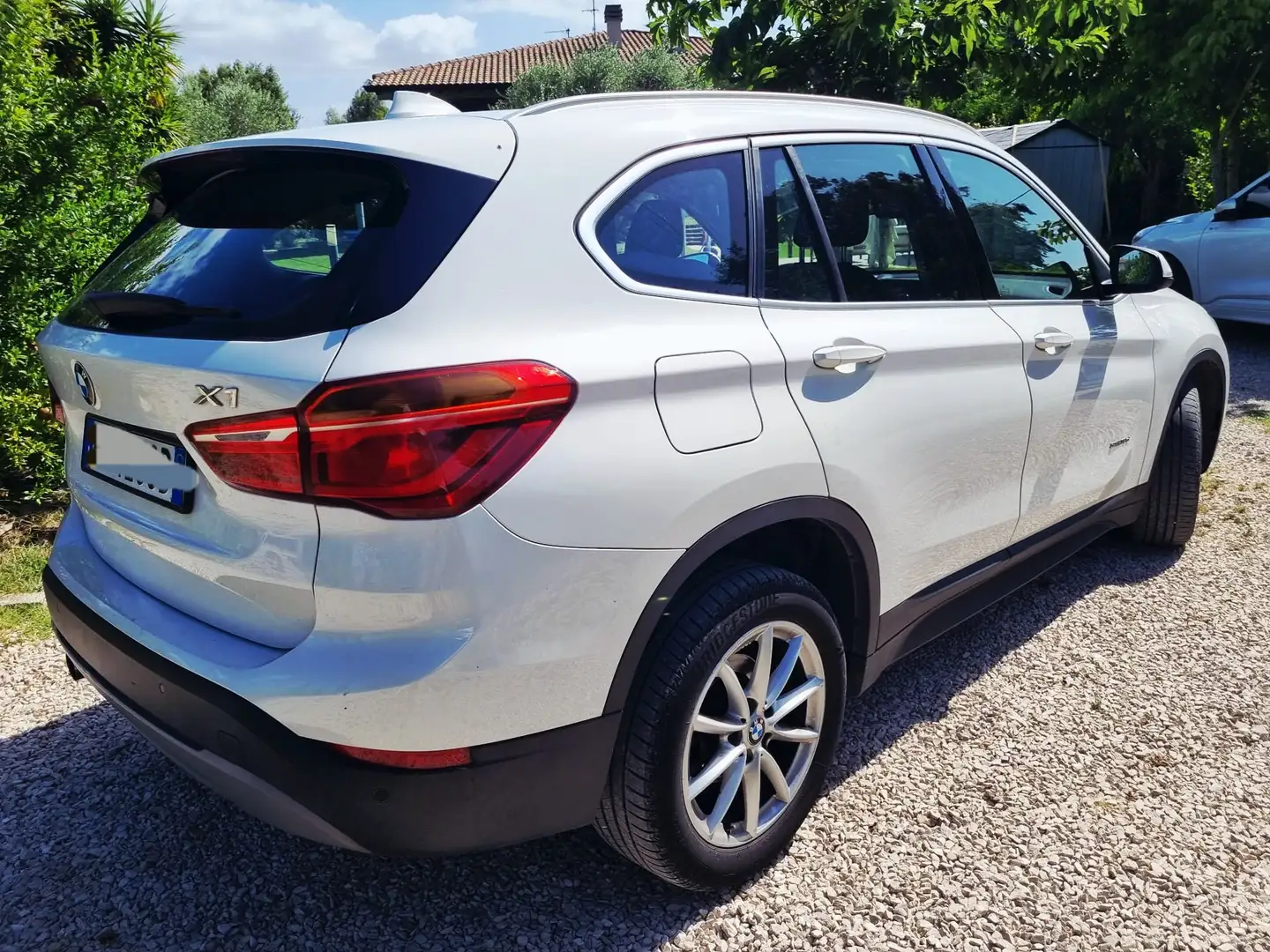 BMW X1 X1 xdrive18d Business auto Bianco - 2