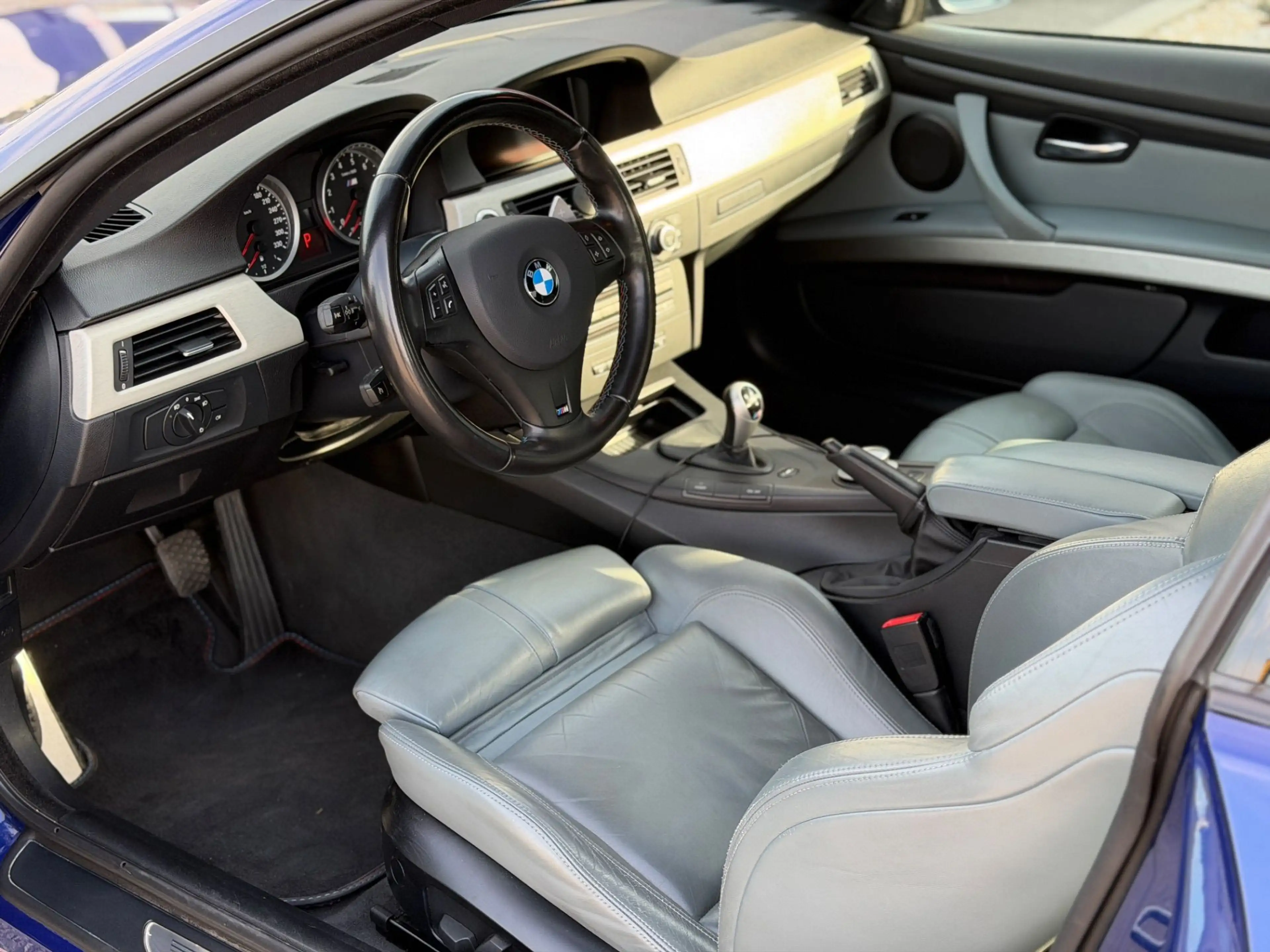 BMW M3 3er- M3 DKG Interlagos Blau — photo 13