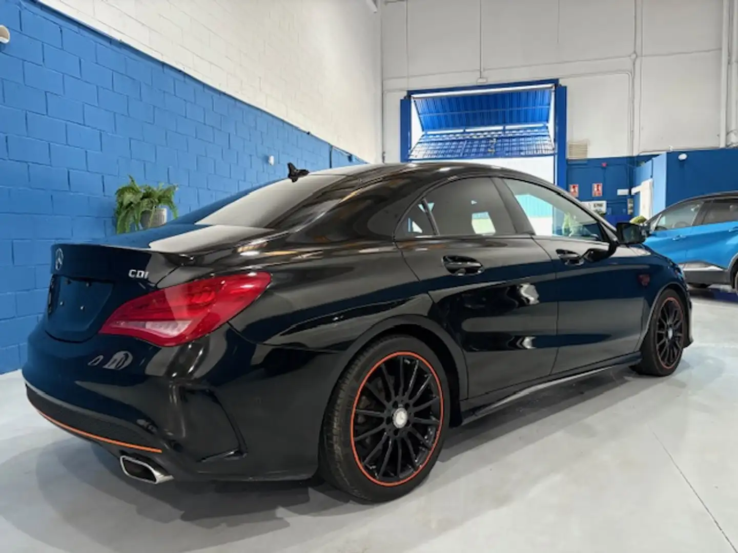 Mercedes-Benz CLA 220 220d AMG Line 7G-DCT 4Matic 177 Noir - 2
