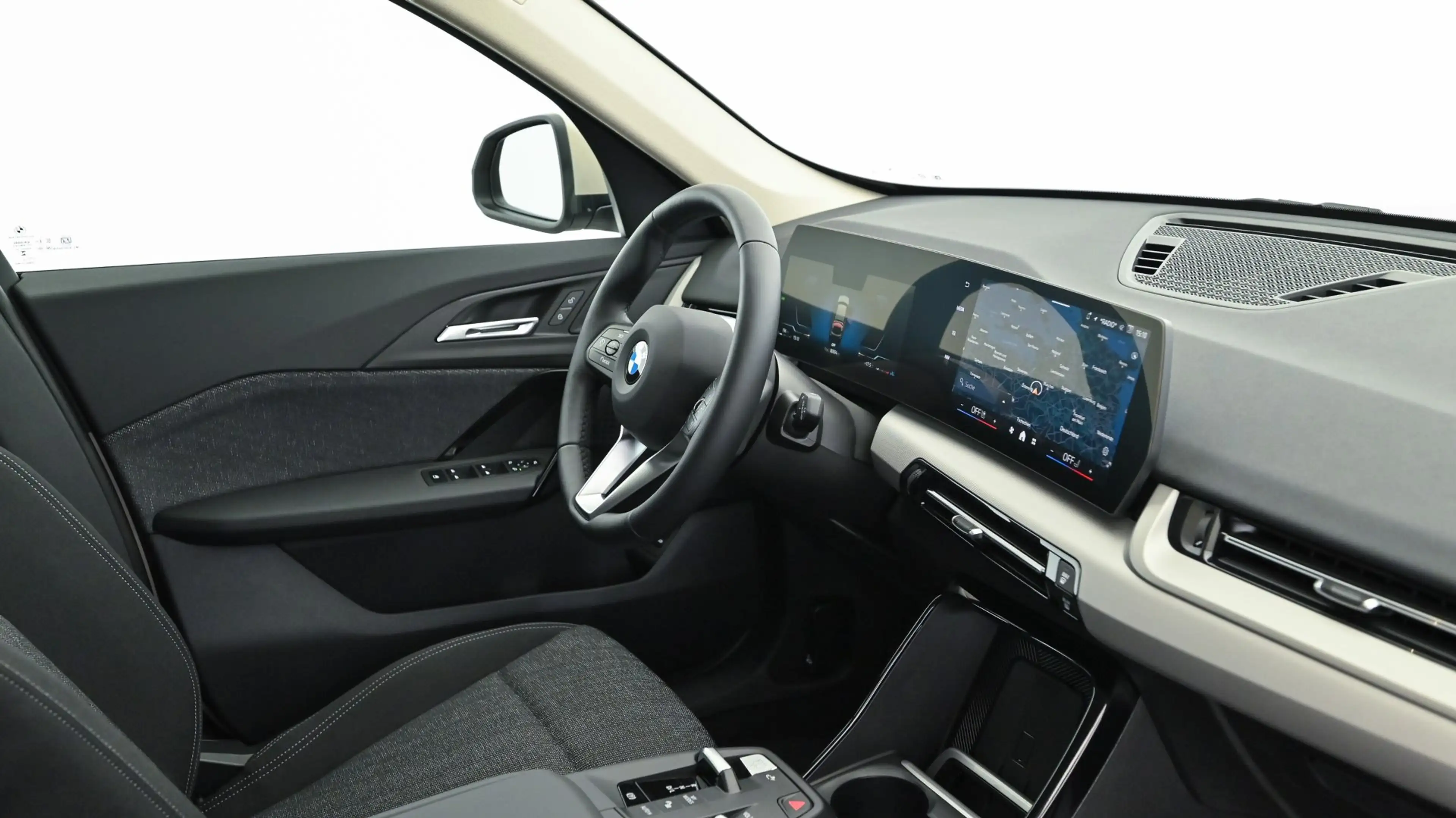 BMW X1 sDrive18d — photo 9