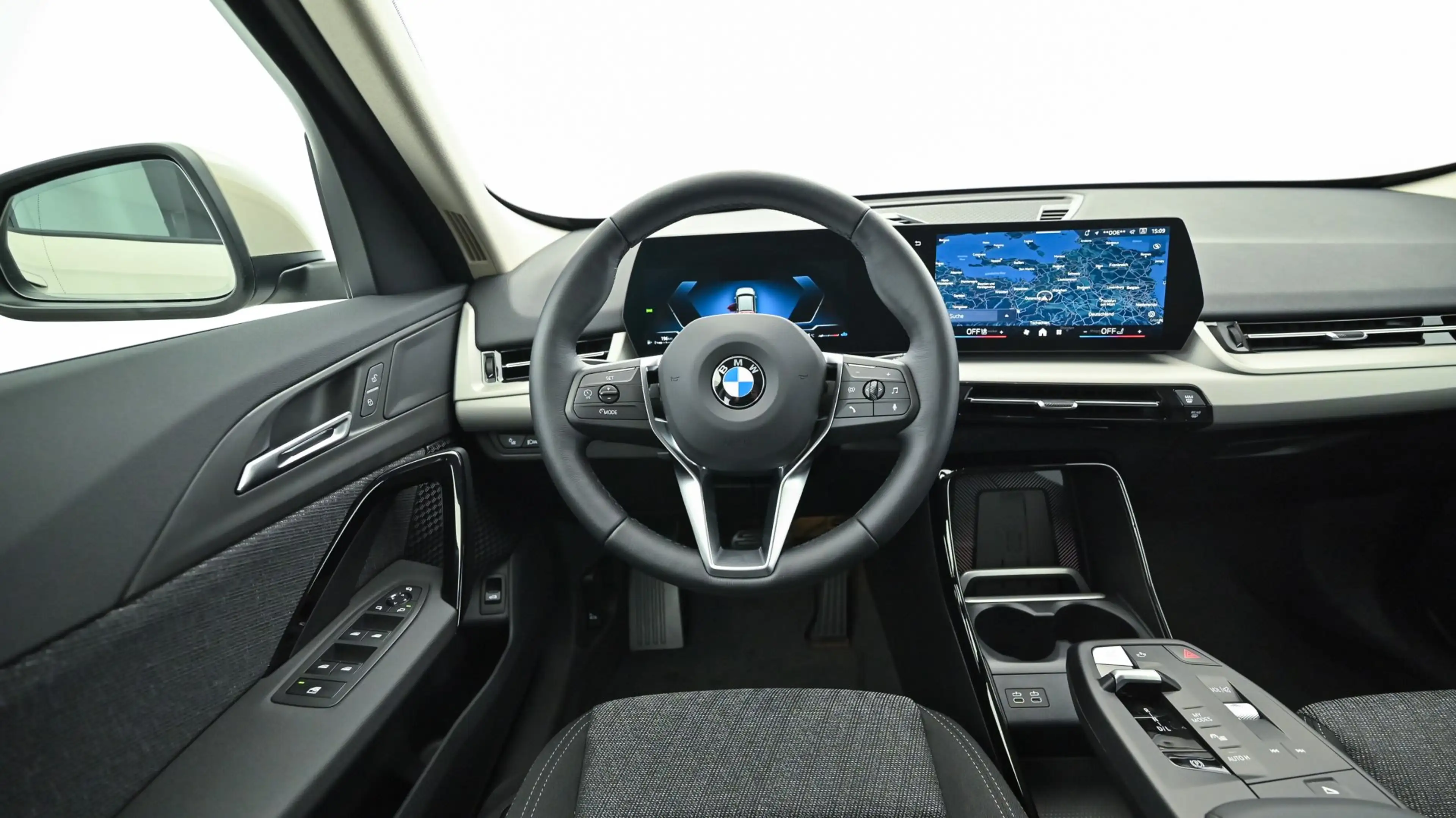 BMW X1 sDrive18d — photo 14