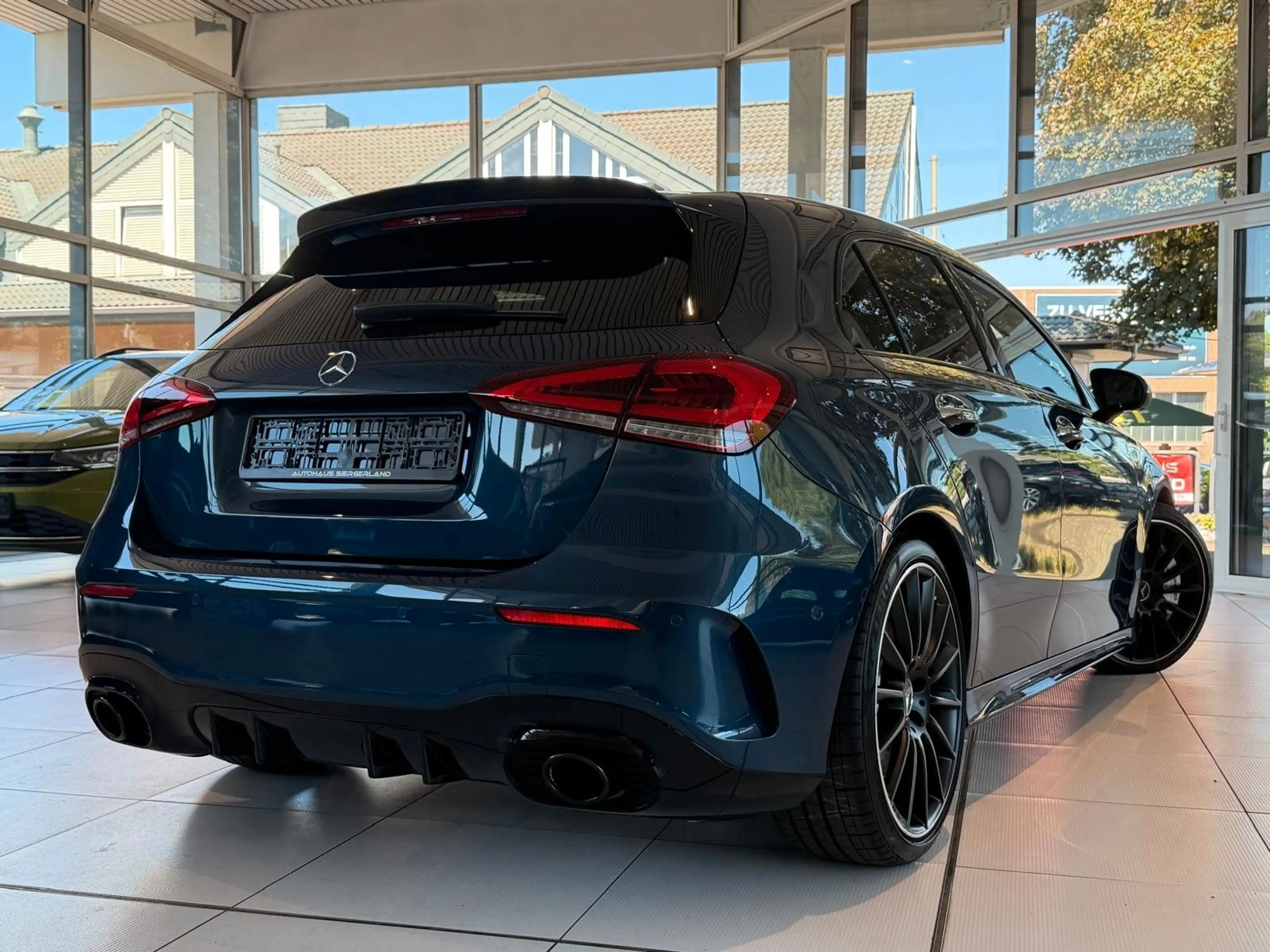 Mercedes-Benz A 35 AMG 4Matic/PANO/360° Kamera/Ambiente/Memor — photo 4