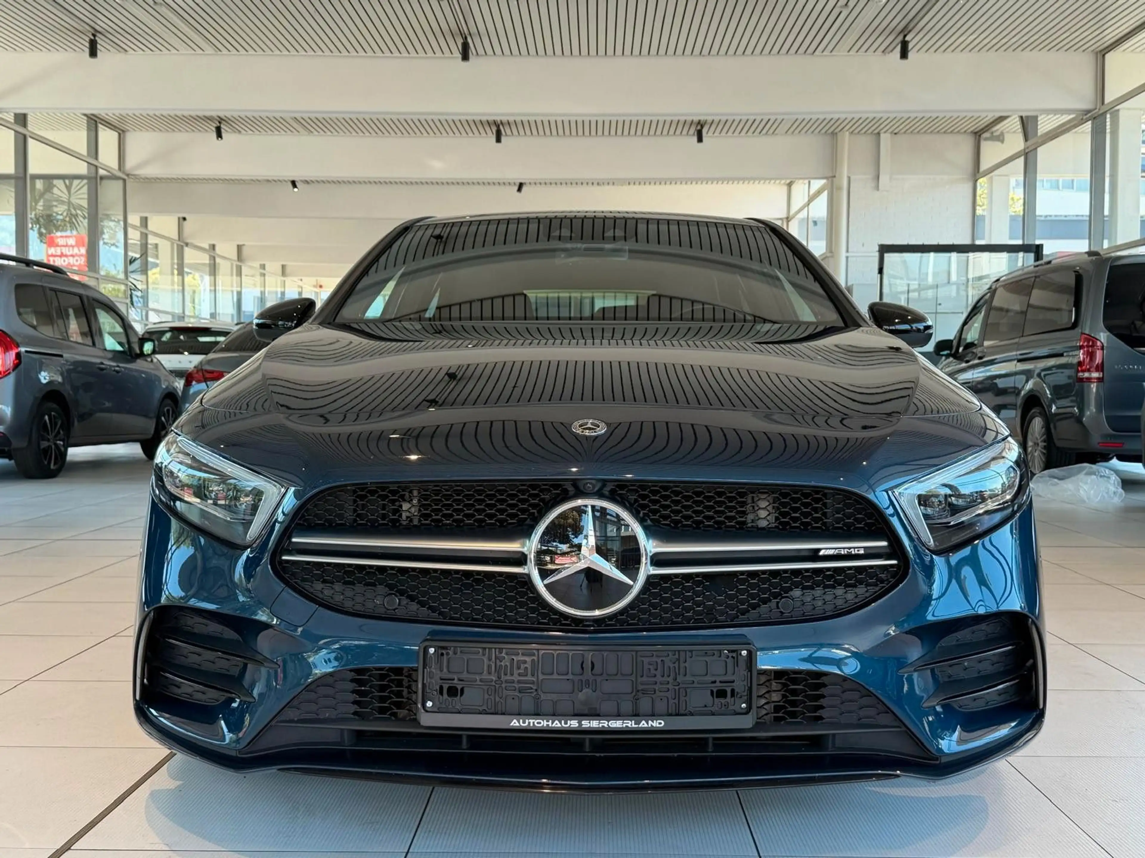 Mercedes-Benz A 35 AMG 4Matic/PANO/360° Kamera/Ambiente/Memor — photo 6