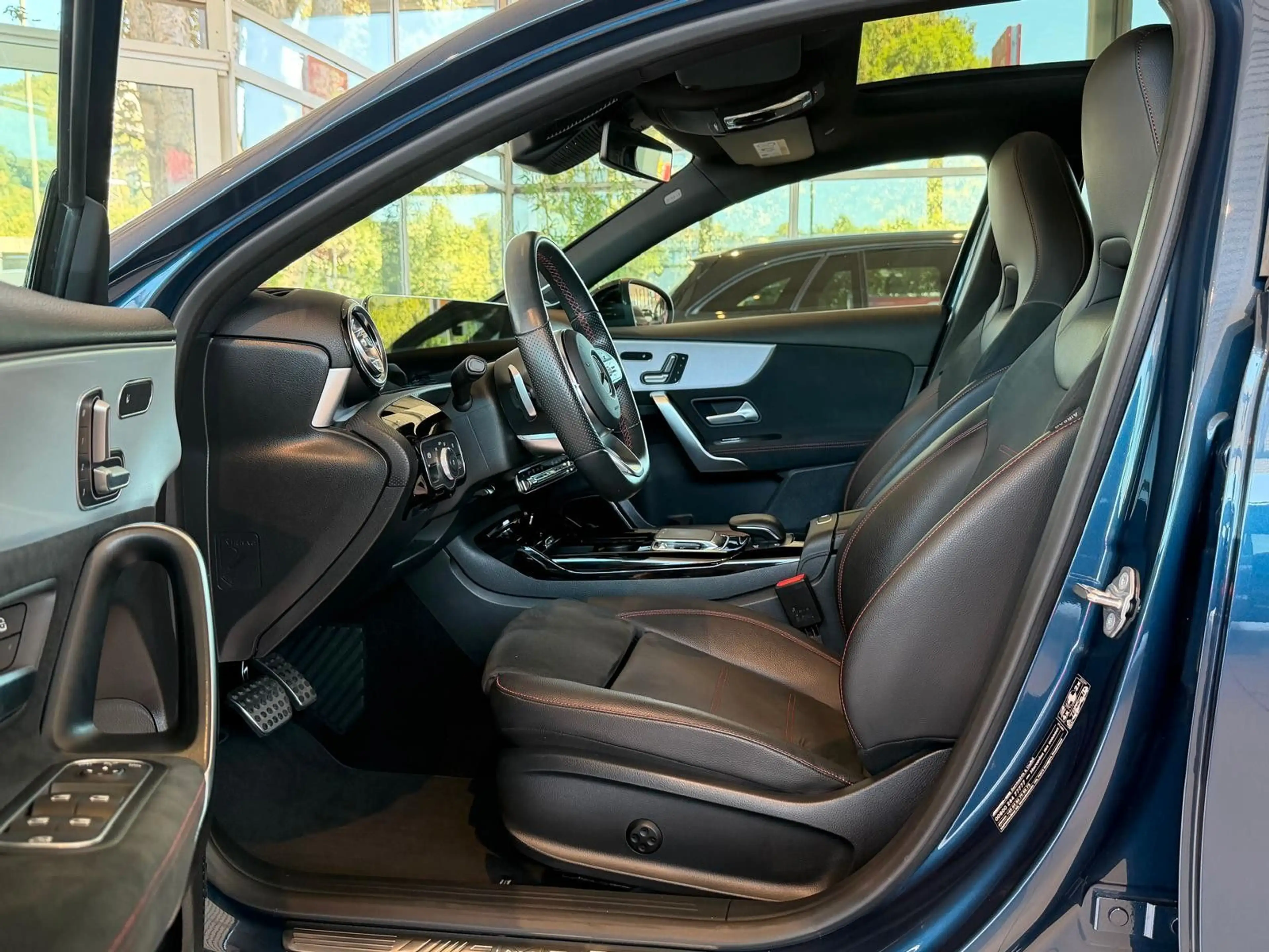Mercedes-Benz A 35 AMG 4Matic/PANO/360° Kamera/Ambiente/Memor — photo 14