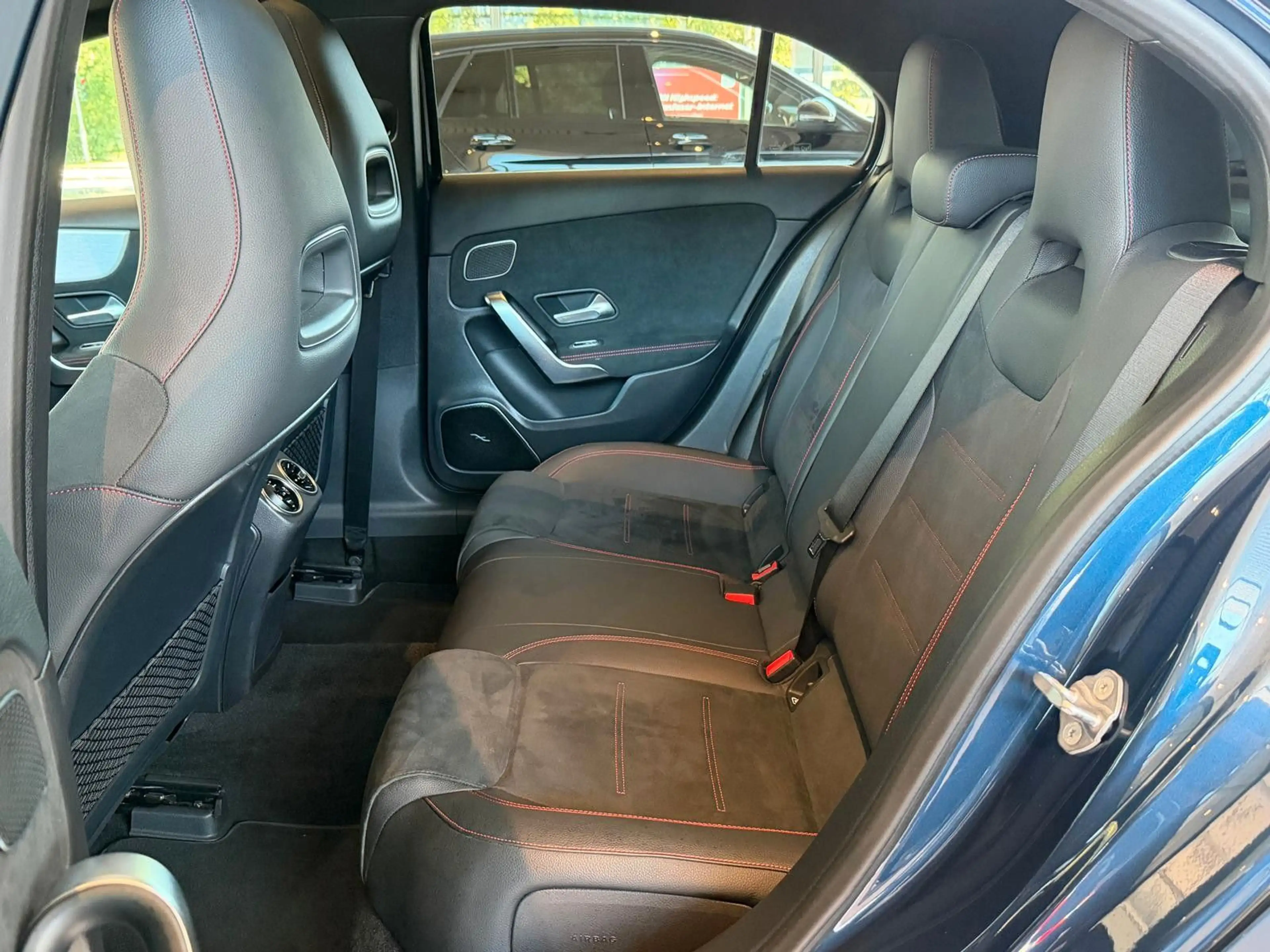 Mercedes-Benz A 35 AMG 4Matic/PANO/360° Kamera/Ambiente/Memor — photo 15