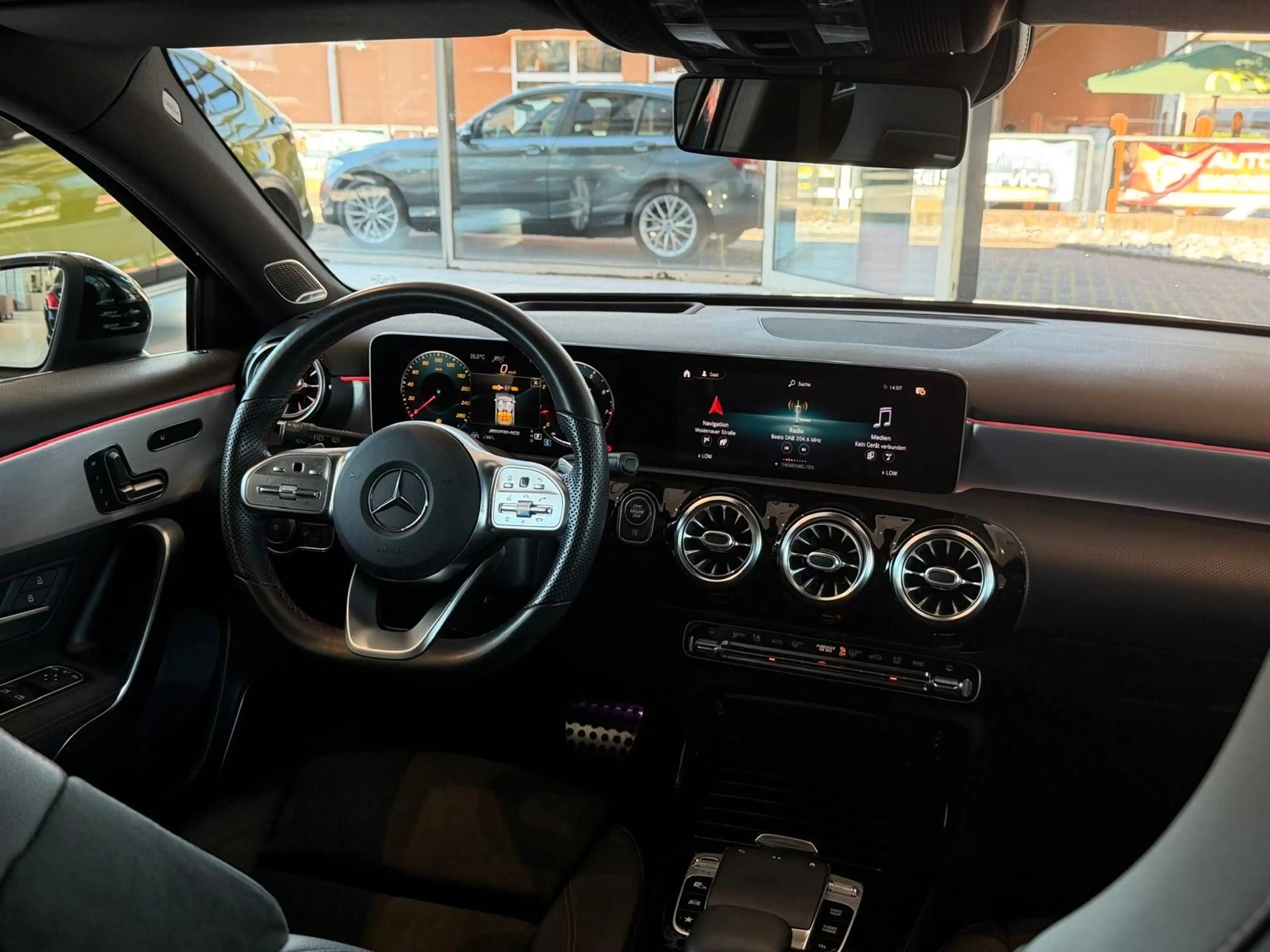 Mercedes-Benz A 35 AMG 4Matic/PANO/360° Kamera/Ambiente/Memor — photo 8