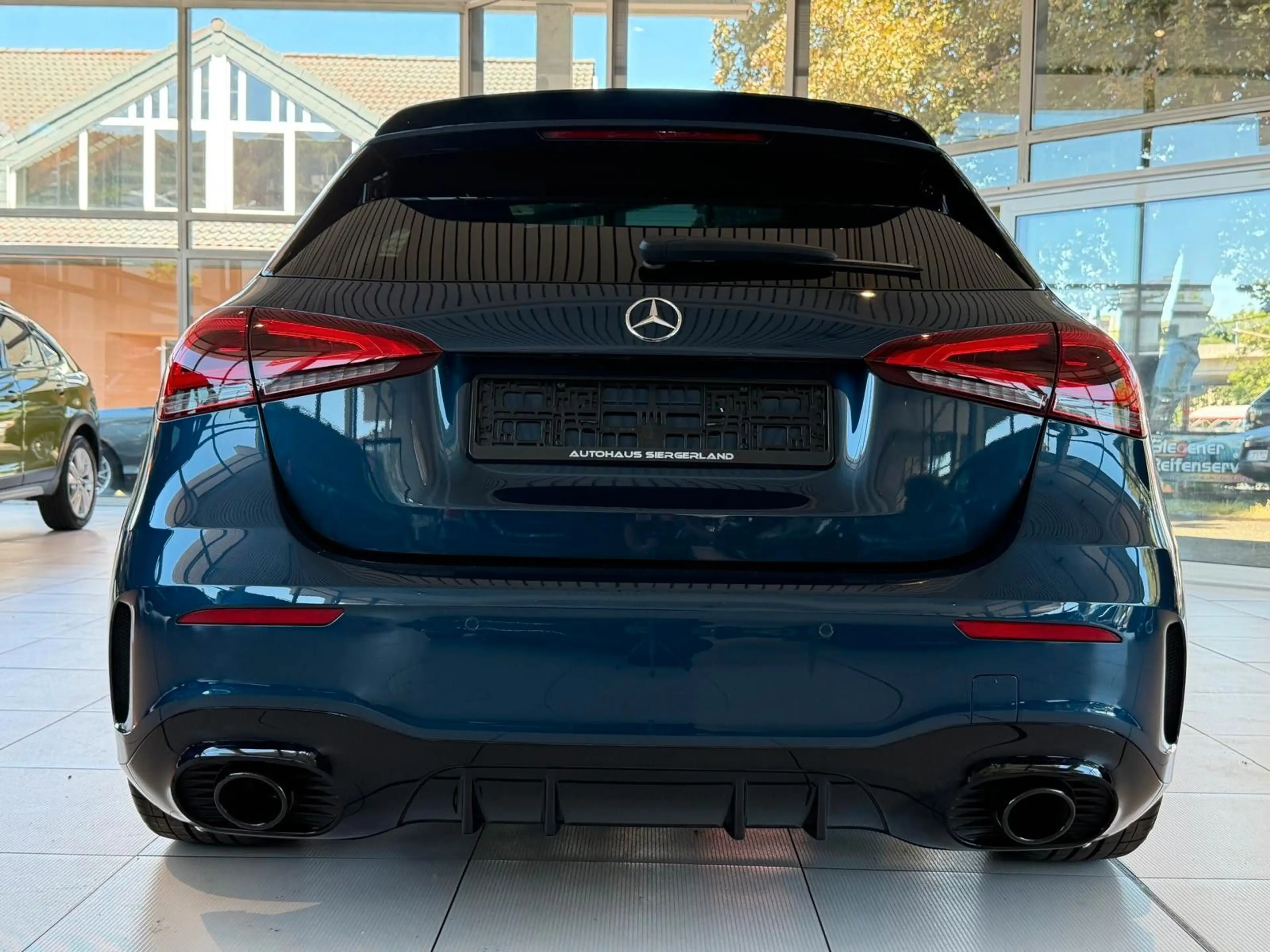 Mercedes-Benz A 35 AMG 4Matic/PANO/360° Kamera/Ambiente/Memor — photo 7