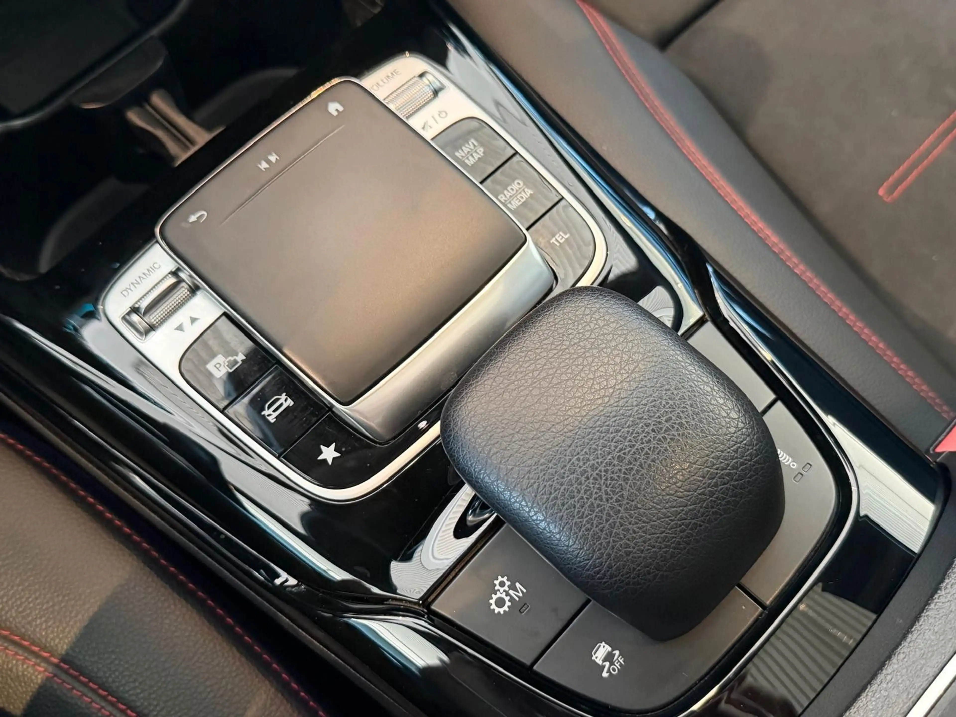 Mercedes-Benz A 35 AMG 4Matic/PANO/360° Kamera/Ambiente/Memor — photo 10