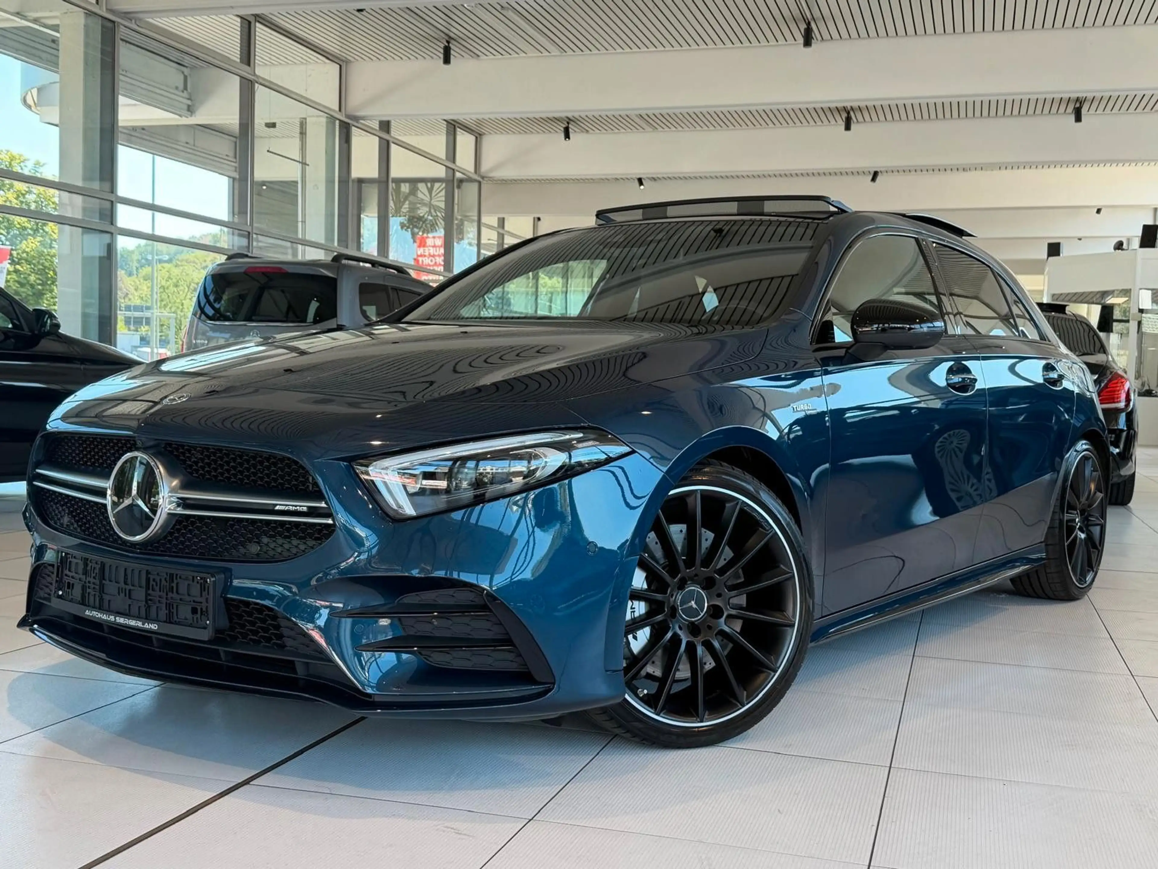 Mercedes-Benz A 35 AMG 4Matic/PANO/360° Kamera/Ambiente/Memor — photo 2