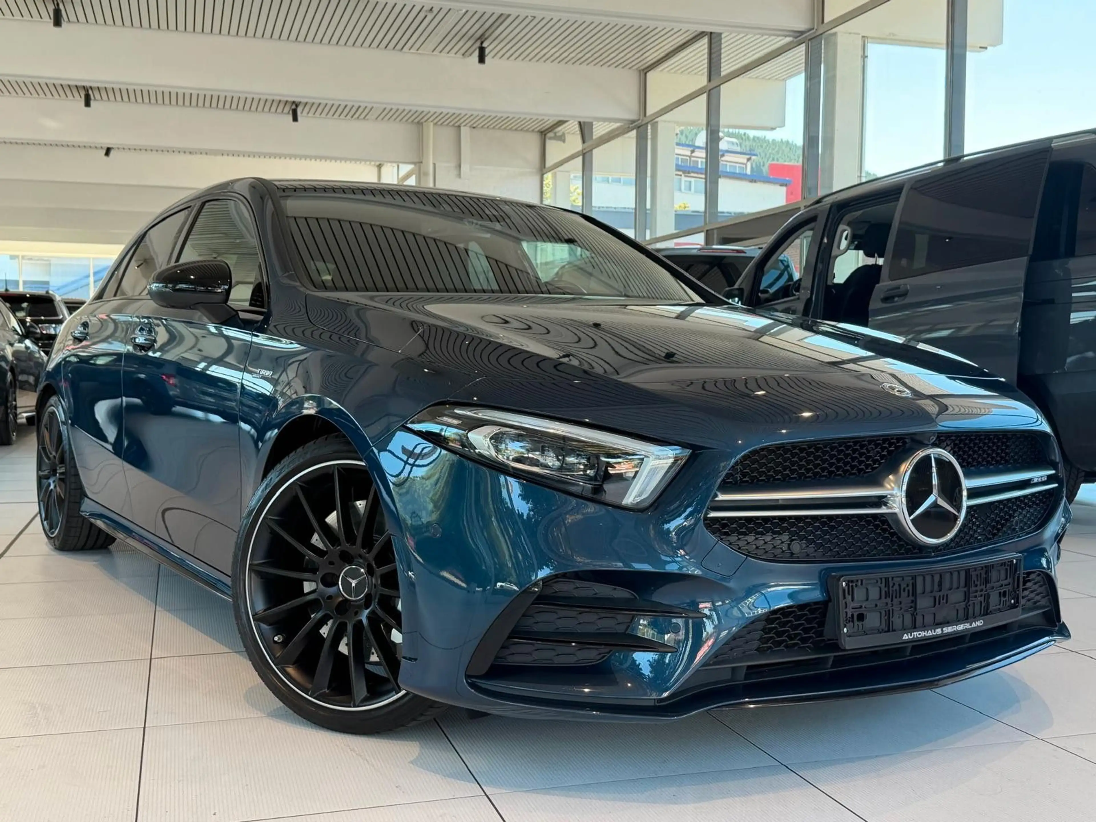 Mercedes-Benz A 35 AMG 4Matic/PANO/360° Kamera/Ambiente/Memor — photo 3