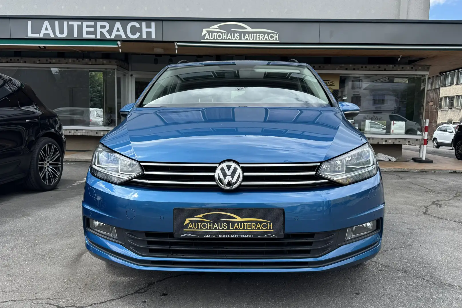 Volkswagen Touran 1.6 TDI Comfortline BMT *KAMERA *AHK *NAVI *SHZ Blau - 2