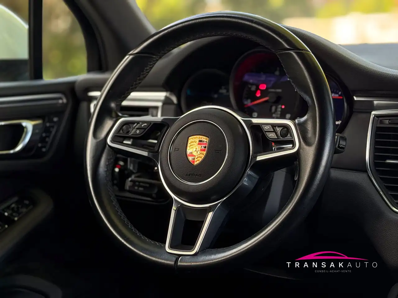 Porsche Macan Macan Turbo — photo 13 sur 43
