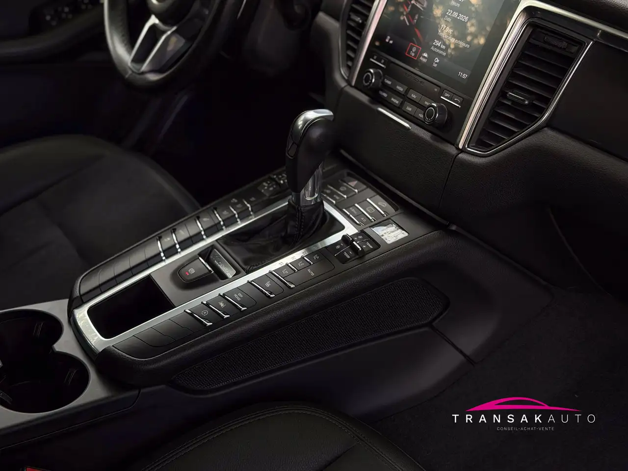 Porsche Macan Macan Turbo — photo 22 sur 43