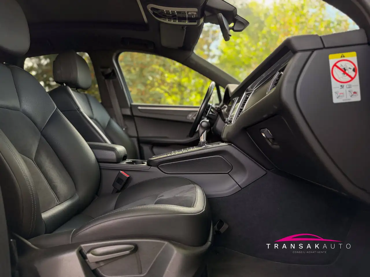 Porsche Macan Macan Turbo — photo 18 sur 43
