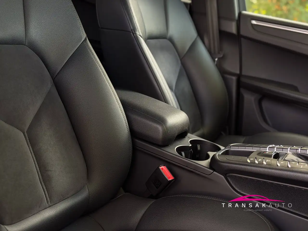 Porsche Macan Macan Turbo — photo 20 sur 43