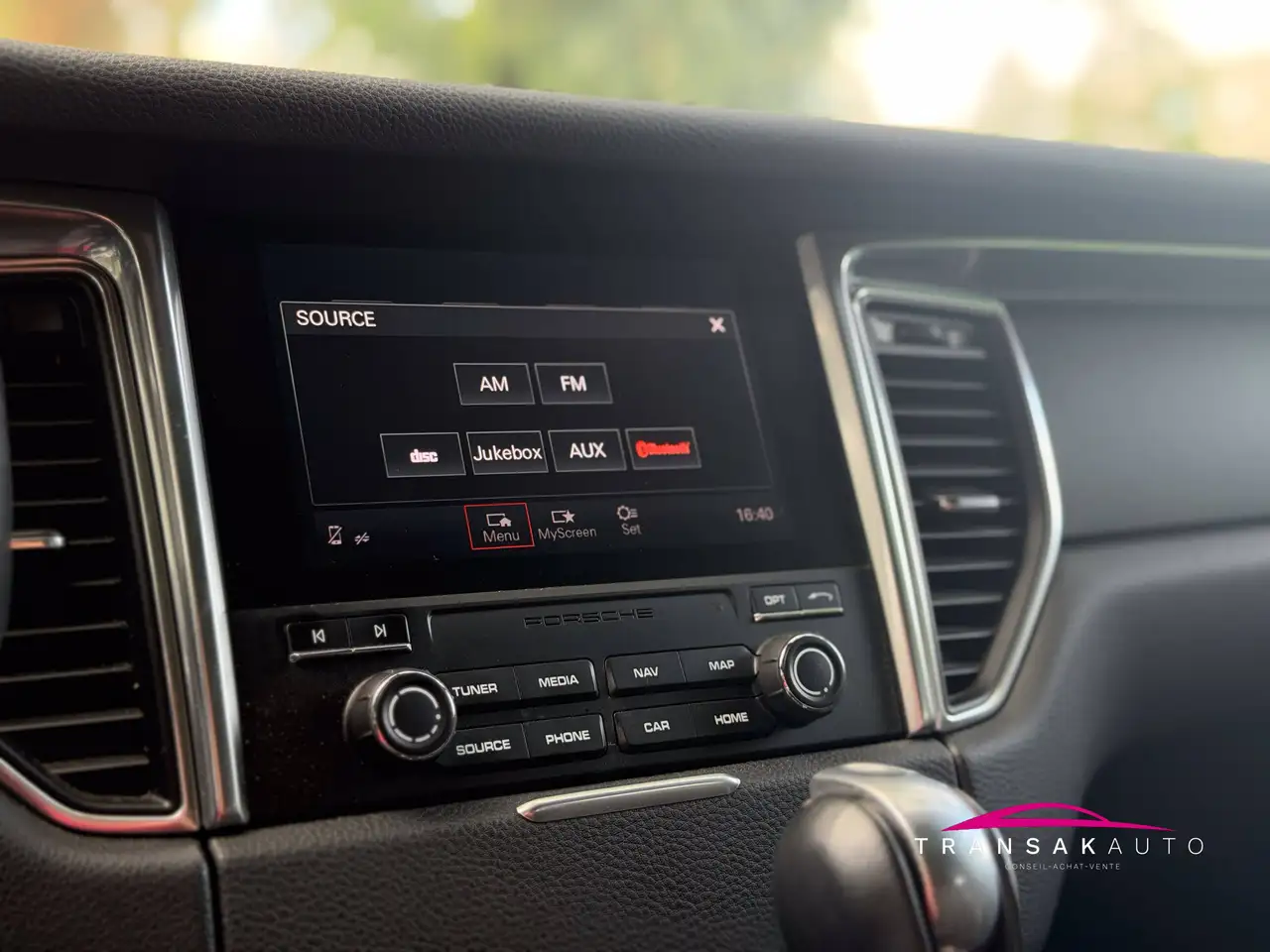 Porsche Macan Macan Turbo — photo 30 sur 43