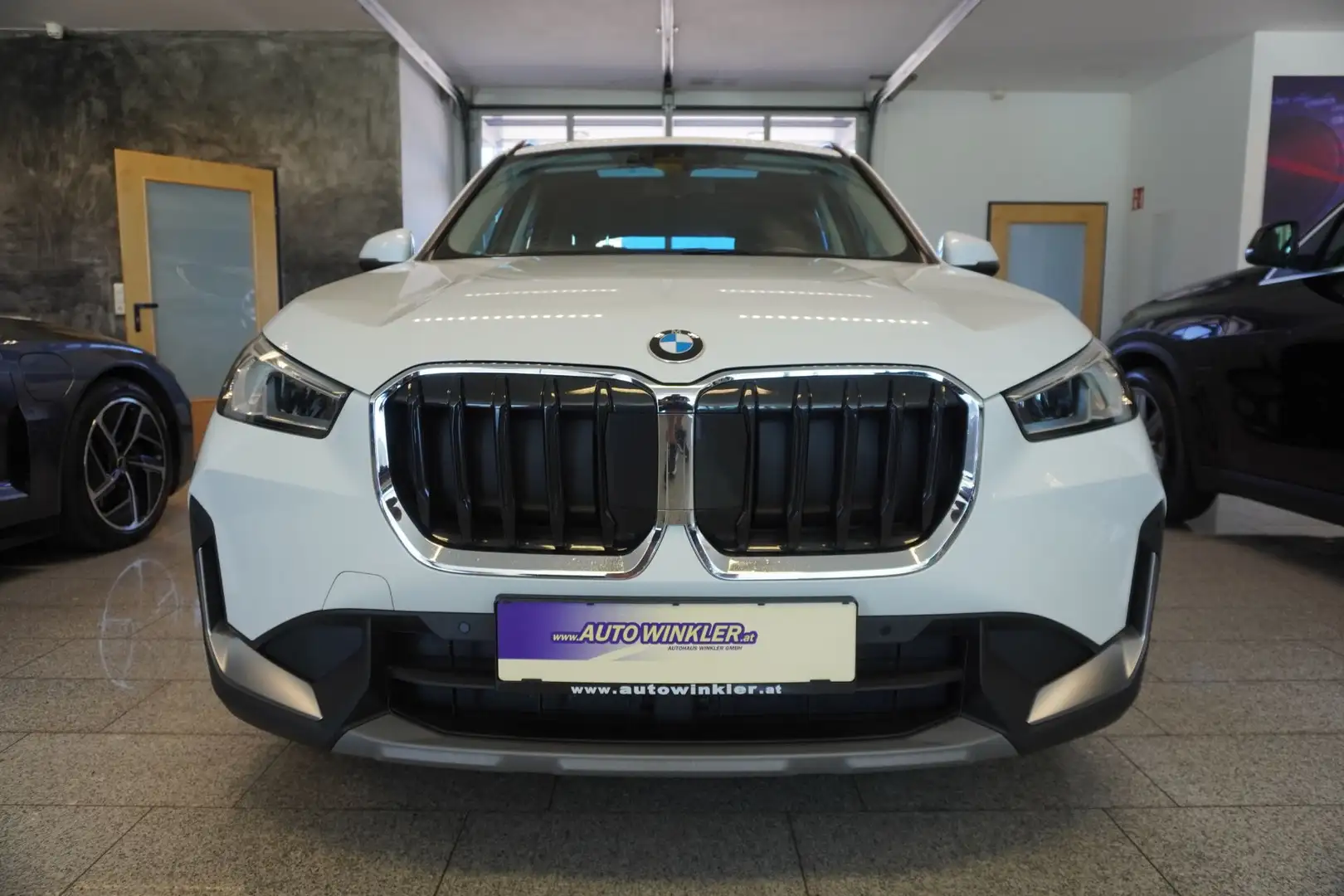 BMW X1 sDrive18d Aut./MY24/ACC/Panorama/Navi Weiß - 2
