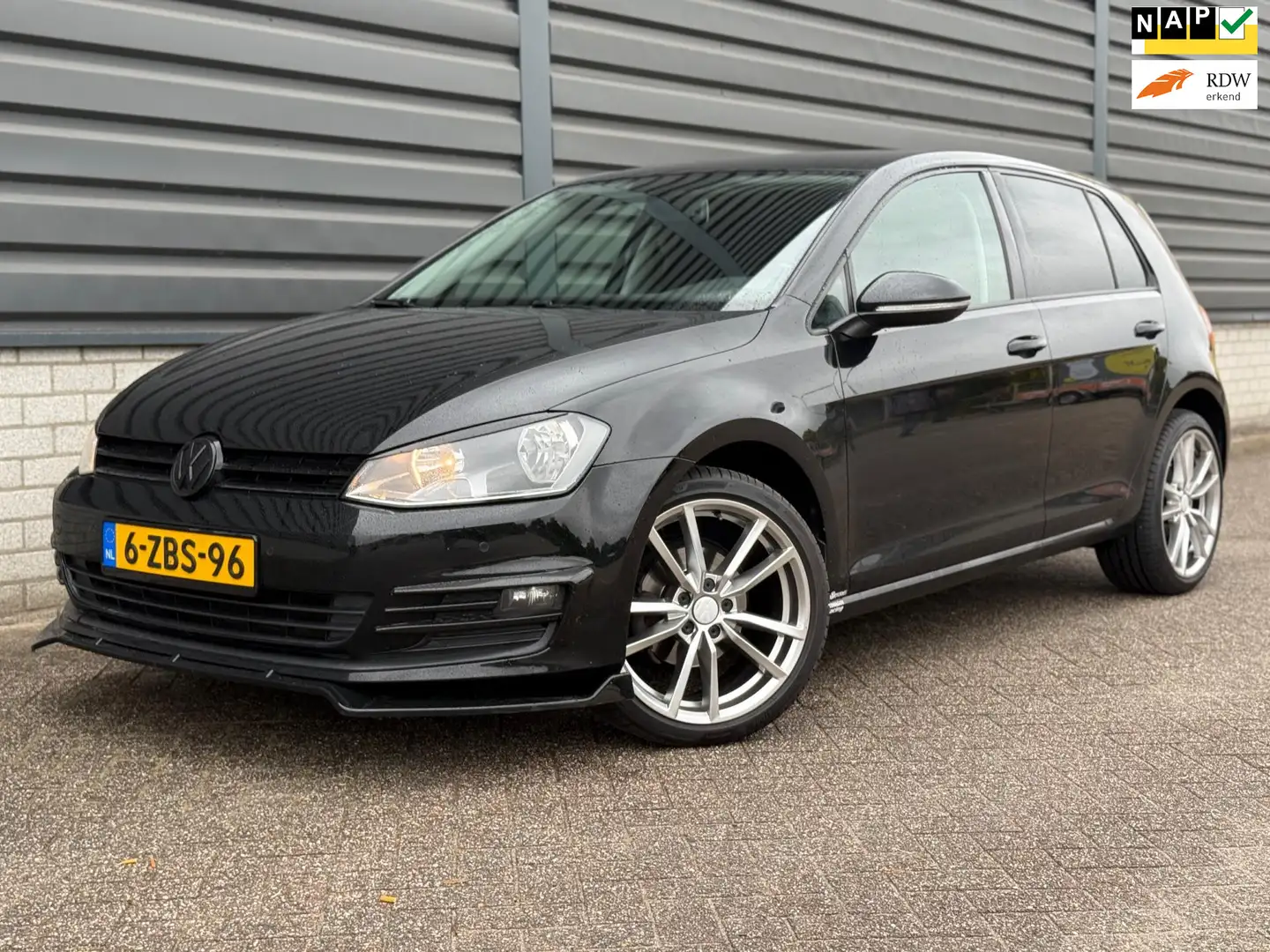 Volkswagen Golf 1.2 TSI Comfortline Sport Cruise Navi pretoria 18i Zwart - 1
