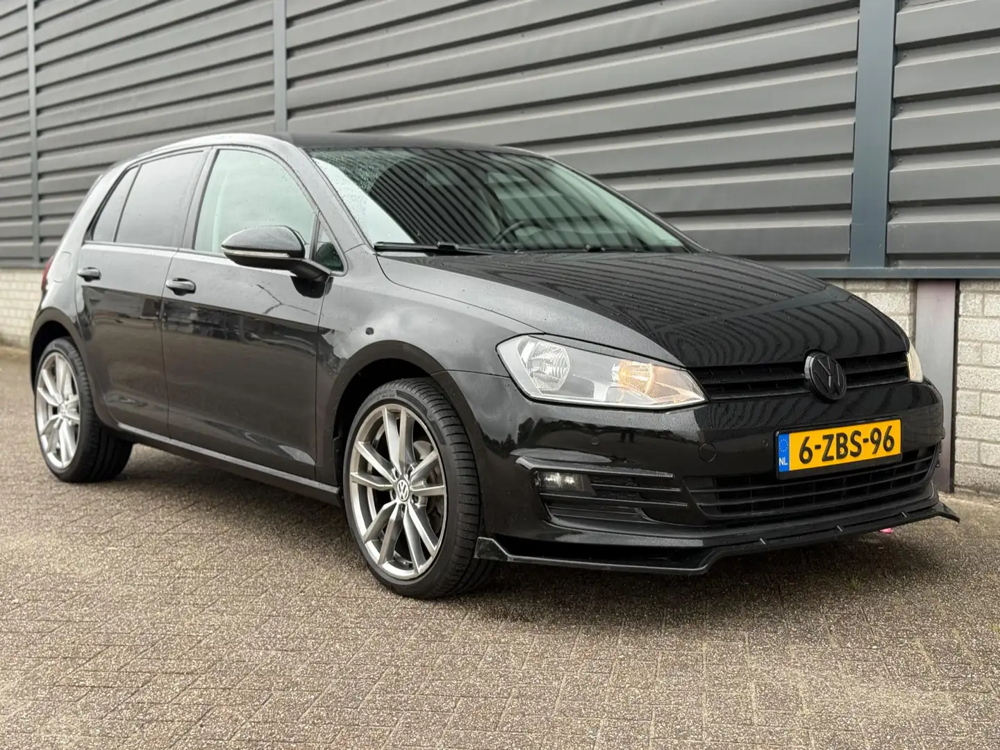Volkswagen Golf 1.2 TSI Comfortline Sport Cruise Navi pretoria 18i Zwart - 2