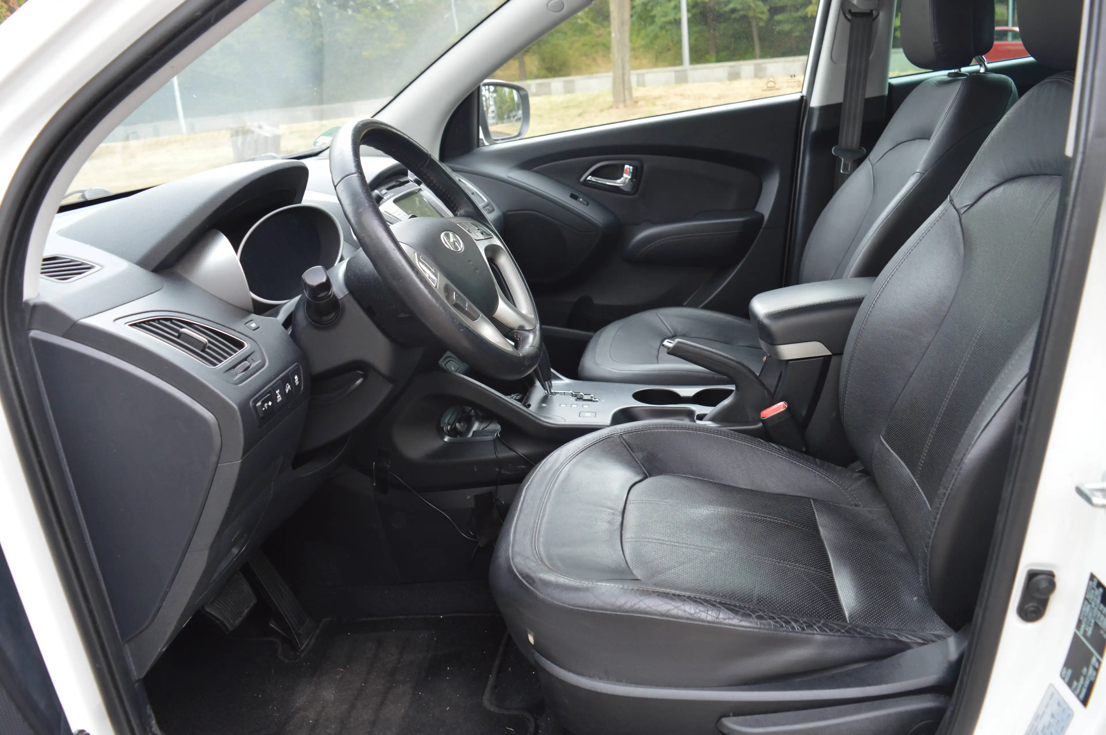Hyundai iX35 Premium AWD*Leder*PDC*Kamera* — photo 9