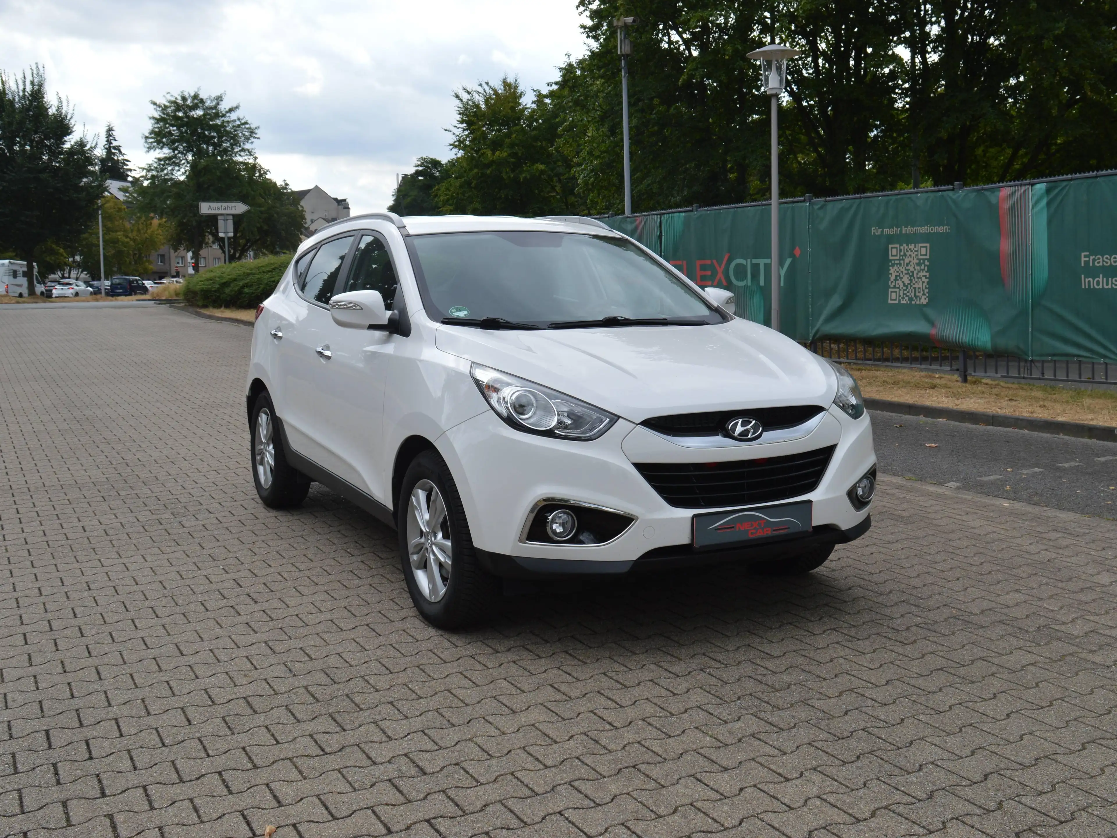 Hyundai iX35 Premium AWD*Leder*PDC*Kamera* — photo 3