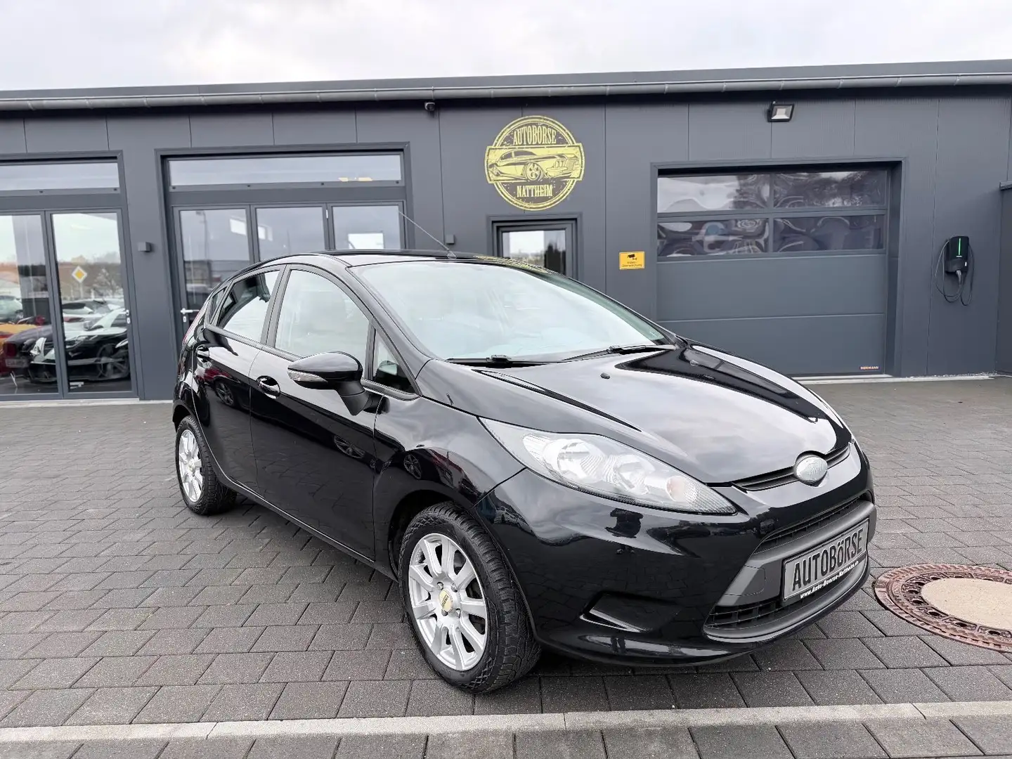 Ford Fiesta Trend Schwarz - 1
