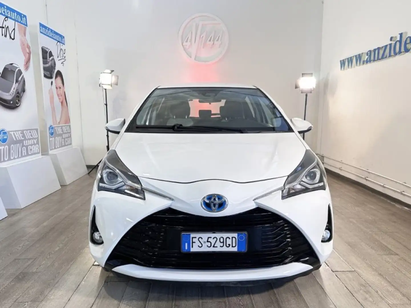 Toyota Yaris 1.5 Hybrid 5 porte Active Bianco - 2