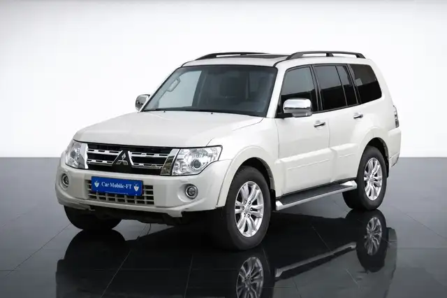 Mitsubishi Pajero 3.2 DI-D Edition 30*1 HD*7SITZER*LEDER*SH