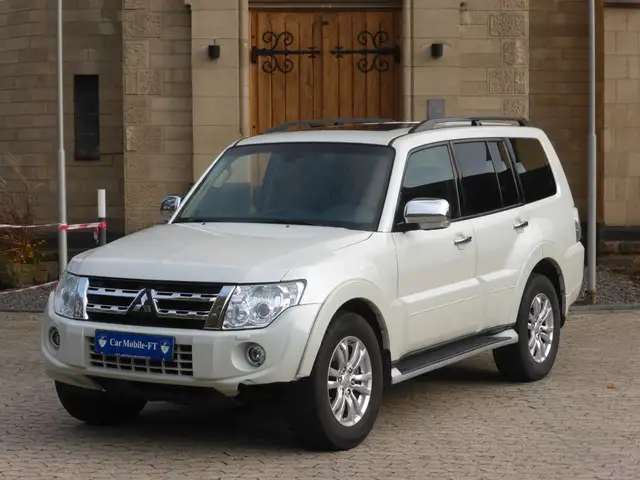 Mitsubishi Pajero 3.2 DI-D Edition 30*1 HD*7SITZER*LEDER*SH