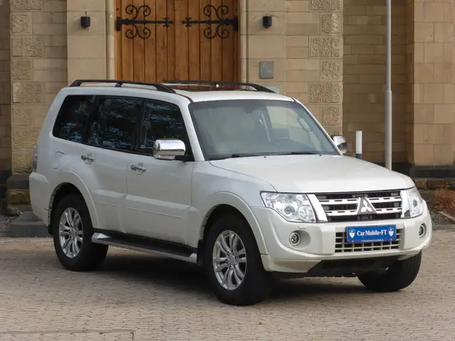 Mitsubishi Pajero 3.2 DI-D Edition 30*1 HD*7SITZER*LEDER*SH