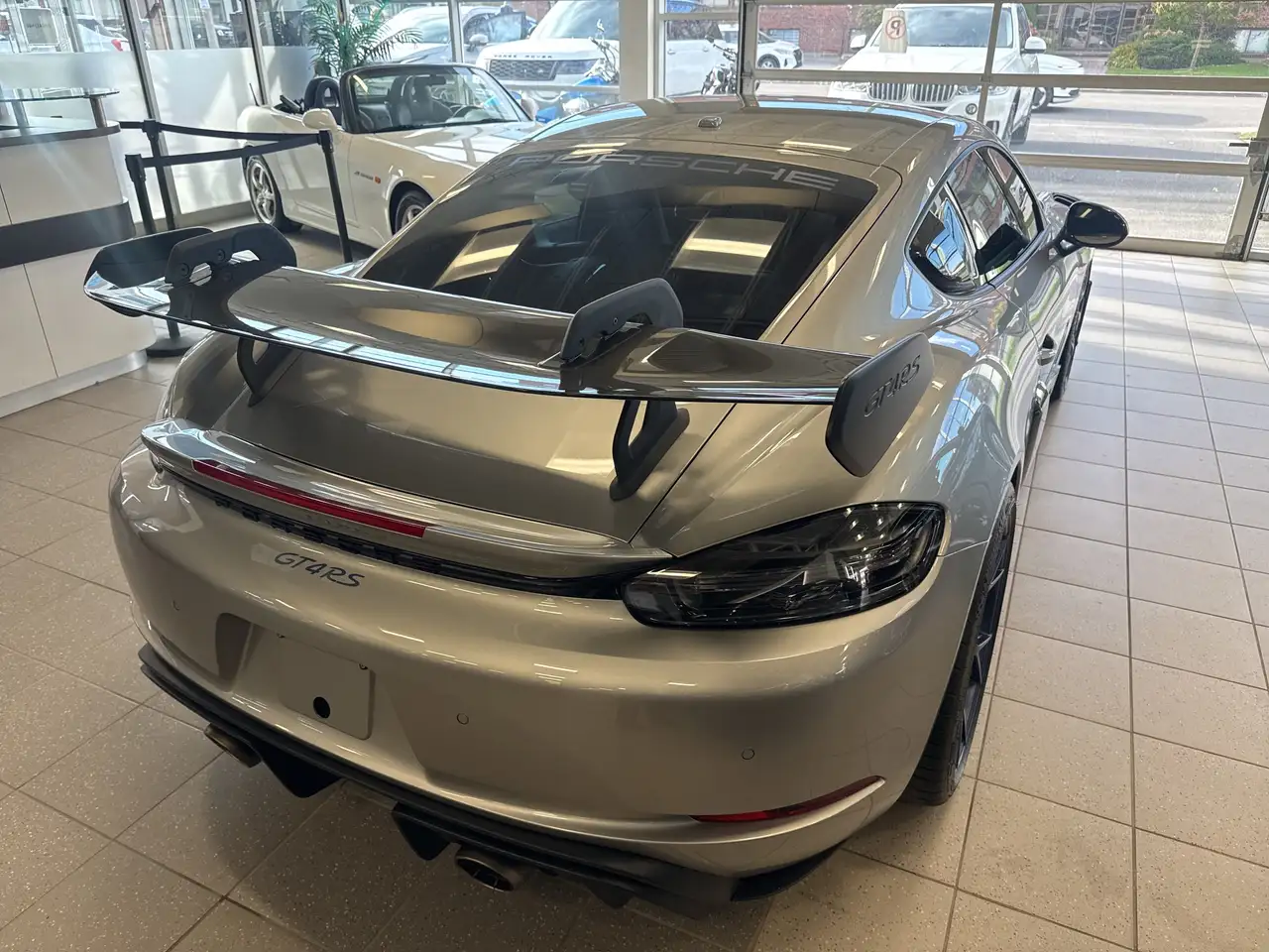 Porsche 718 Cayman снимка Porsche 718 Cayman