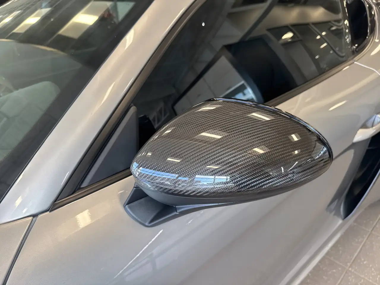 Porsche 718 Cayman снимка Porsche 718 Cayman