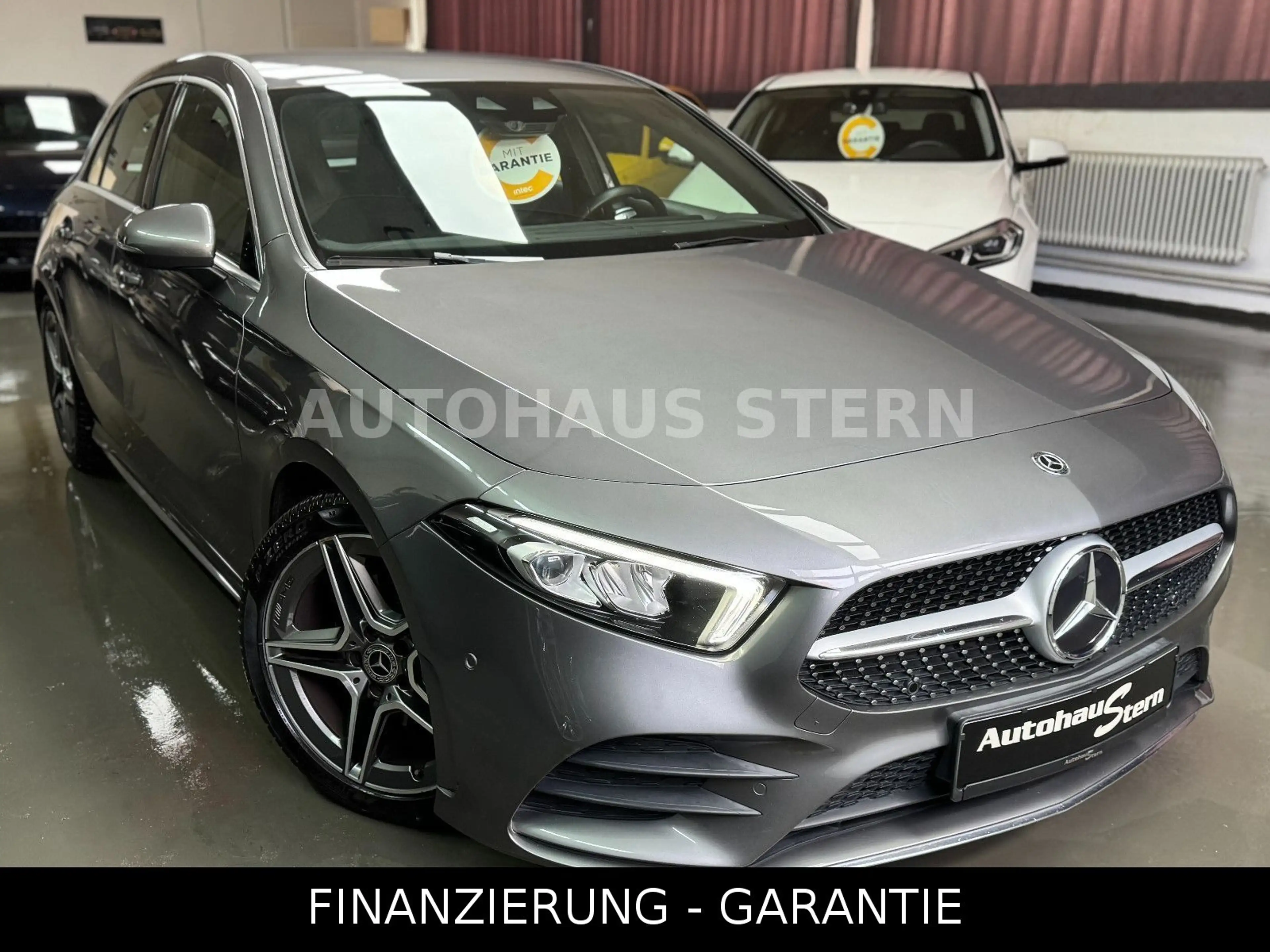 Mercedes-Benz A 200 AMG Line Carplay Kamera LED 8xReifen Spur