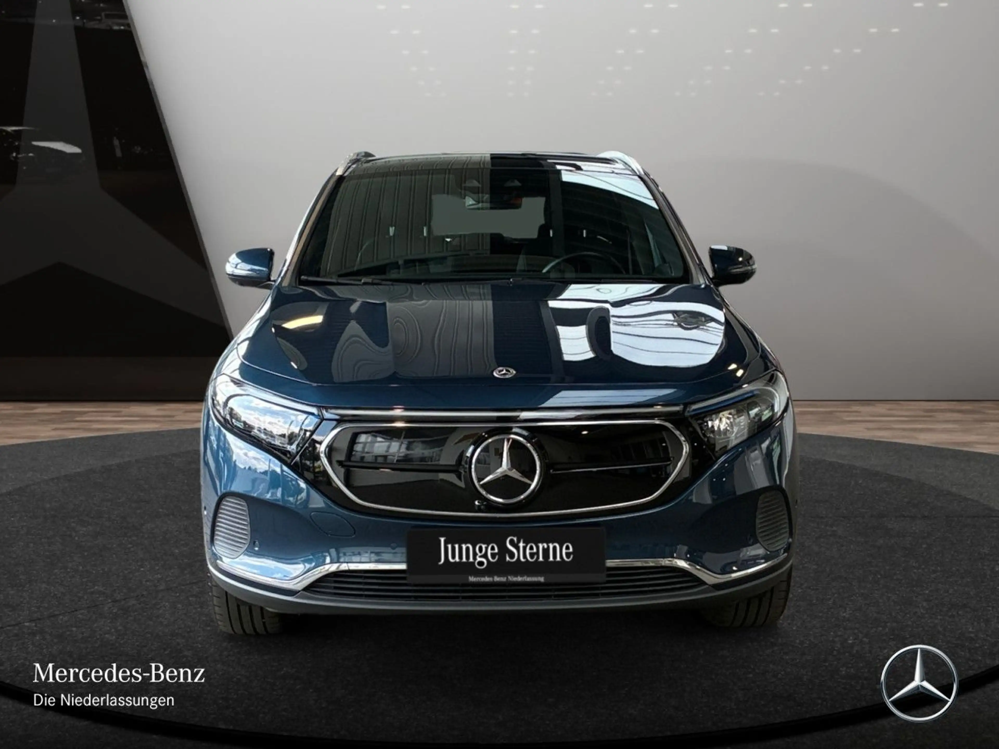 Mercedes-Benz EQA 250 PROG+PREMIUM+AHK+PANO+360+MEMORY+BURMESTER — photo 3