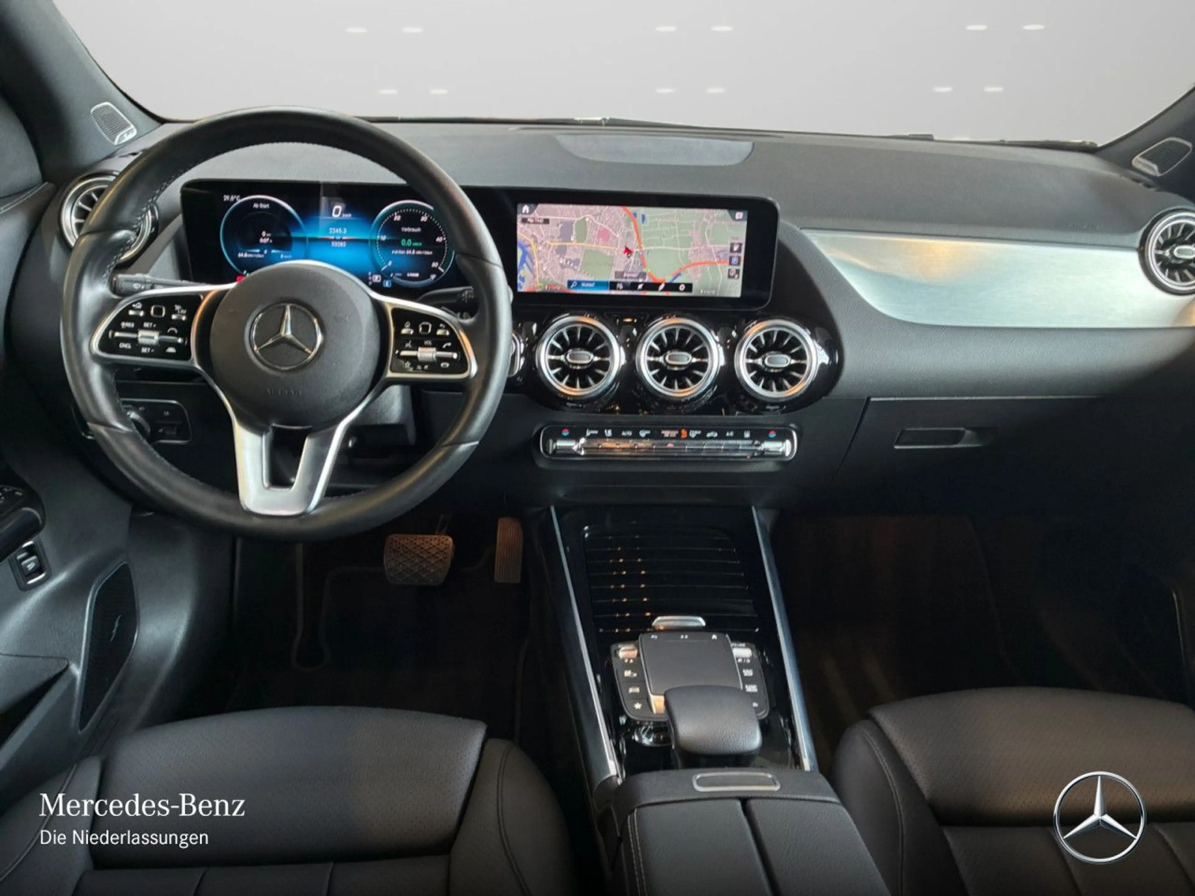 Mercedes-Benz EQA 250 PROG+PREMIUM+AHK+PANO+360+MEMORY+BURMESTER — photo 13