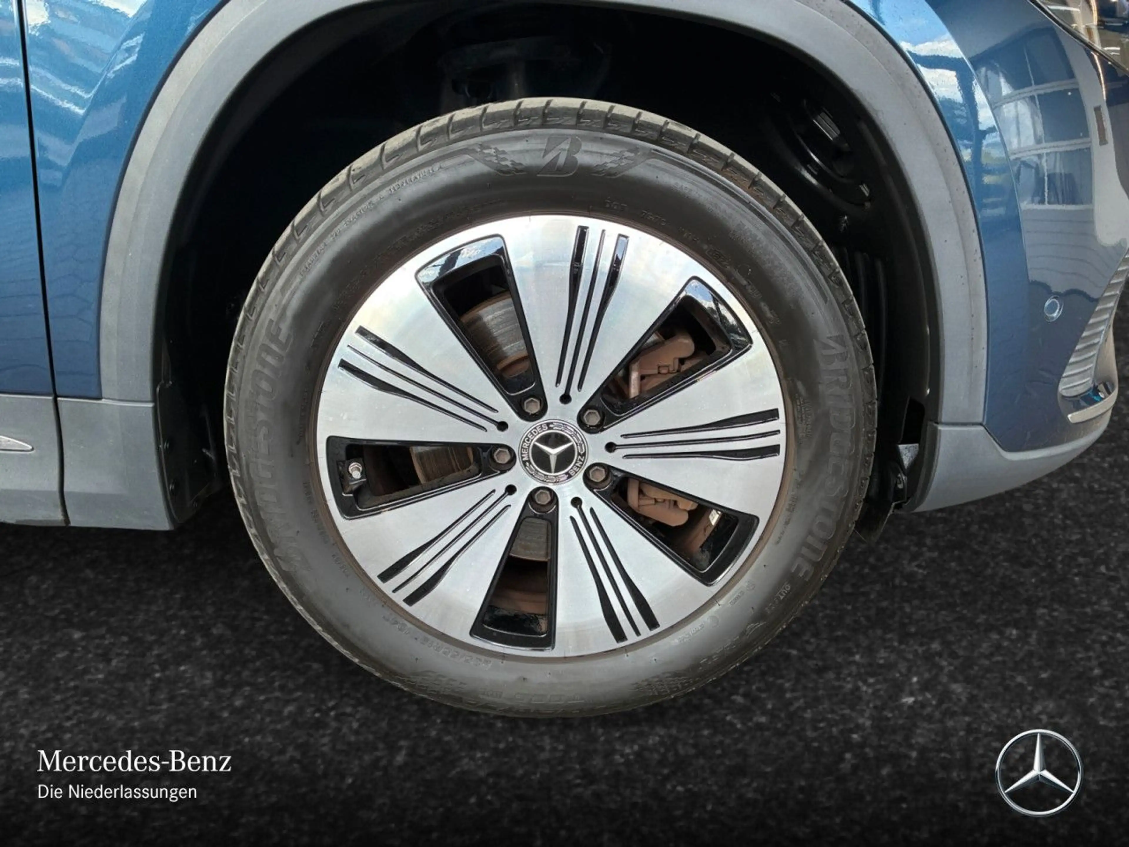 Mercedes-Benz EQA 250 PROG+PREMIUM+AHK+PANO+360+MEMORY+BURMESTER — photo 6