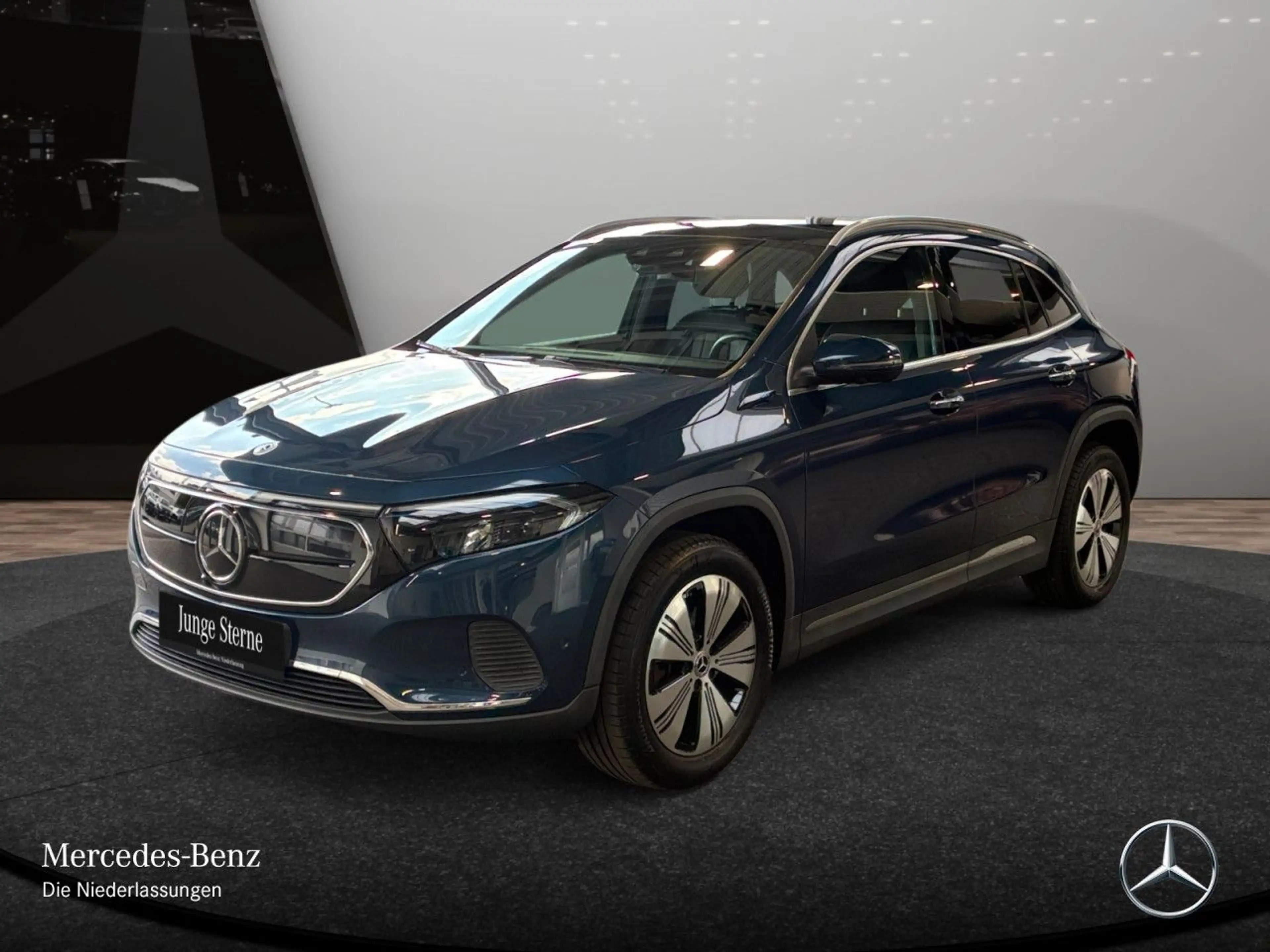 Mercedes-Benz EQA 250 PROG+PREMIUM+AHK+PANO+360+MEMORY+BURMESTER — photo 2