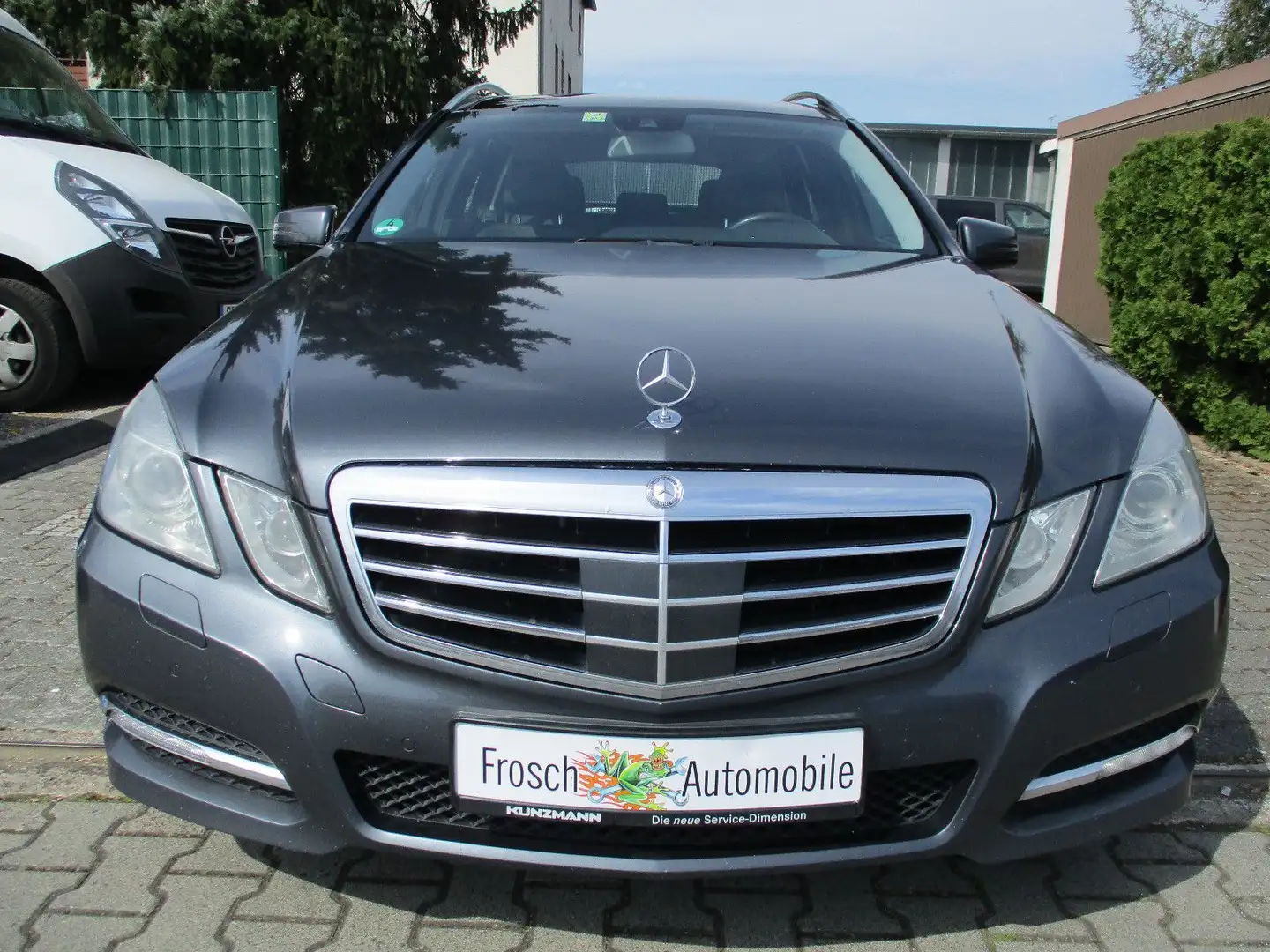 Mercedes-Benz E 350 CDI T BlueEffi 4Mat*Pano*Standheizung*Lede Grau - 1