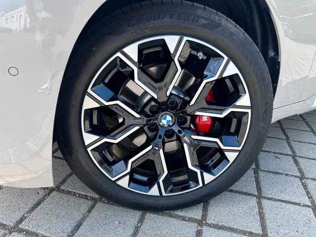 BMW X3 view 3