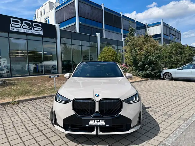 BMW X3 view 9