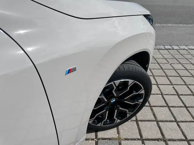 BMW X3 view 13