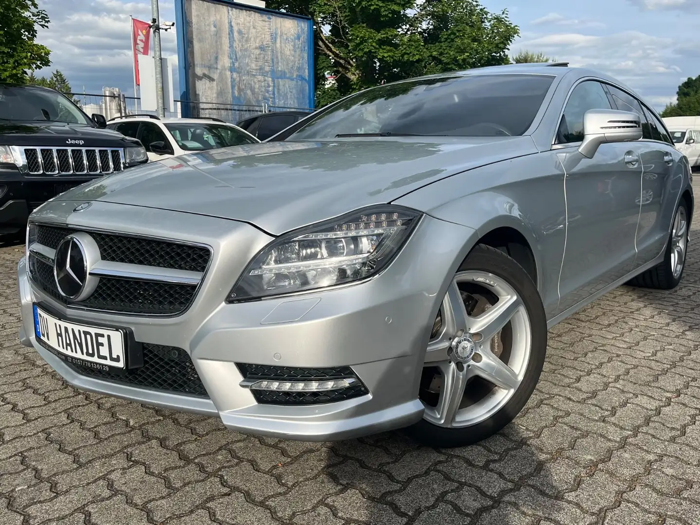 Mercedes-Benz CLS 350 4Matic *Kamera/PDC/Navi* Argintiu - 1